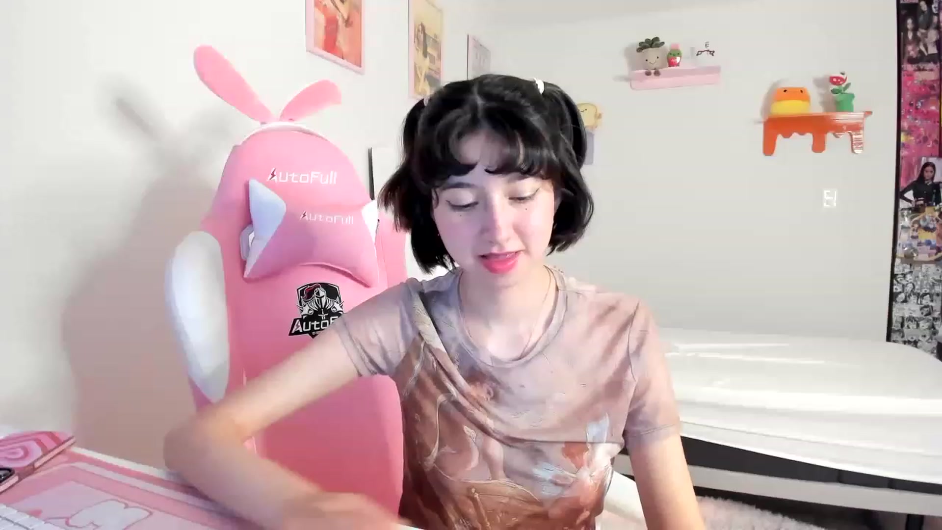 Gallery image thumbnail from Cherrycute666's myfreecams stream on, 05/07/2023, 07:16 image 1 of 20