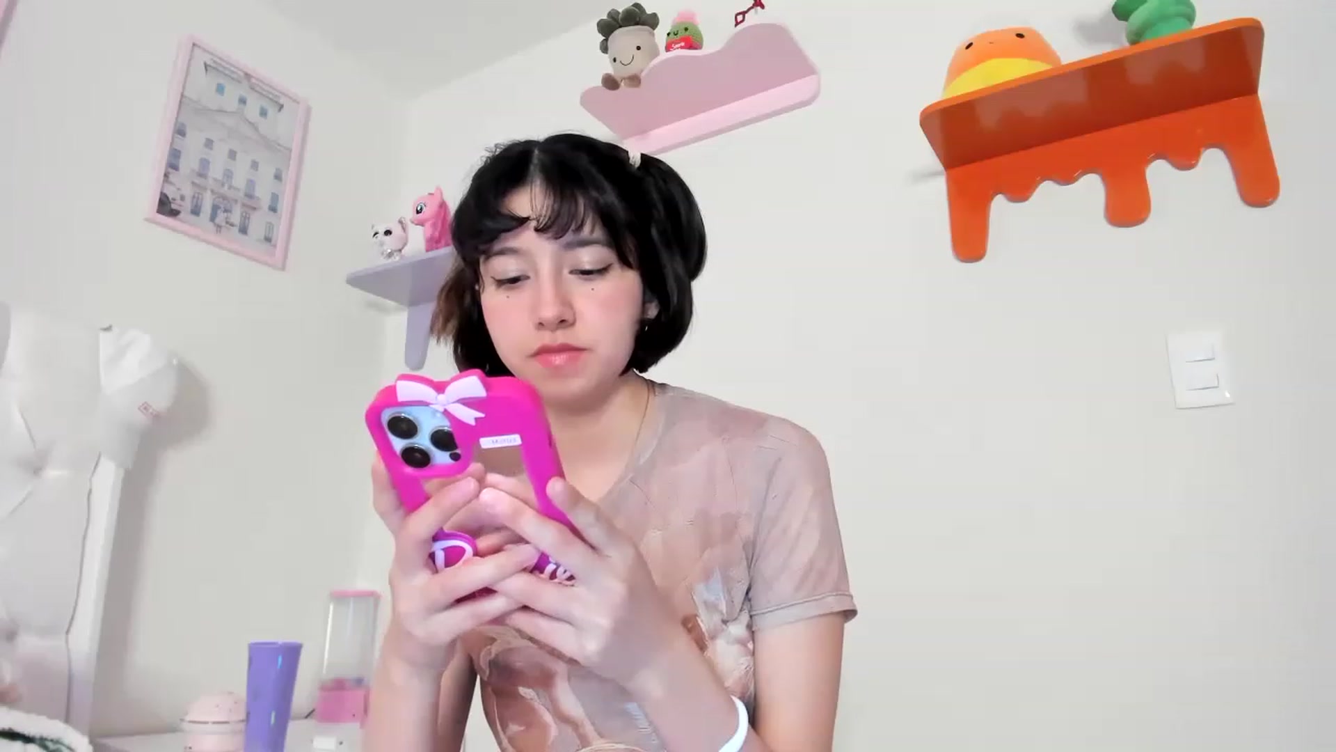 Gallery image thumbnail from Cherrycute666's myfreecams stream on, 05/07/2023, 07:37 image 13 of 20