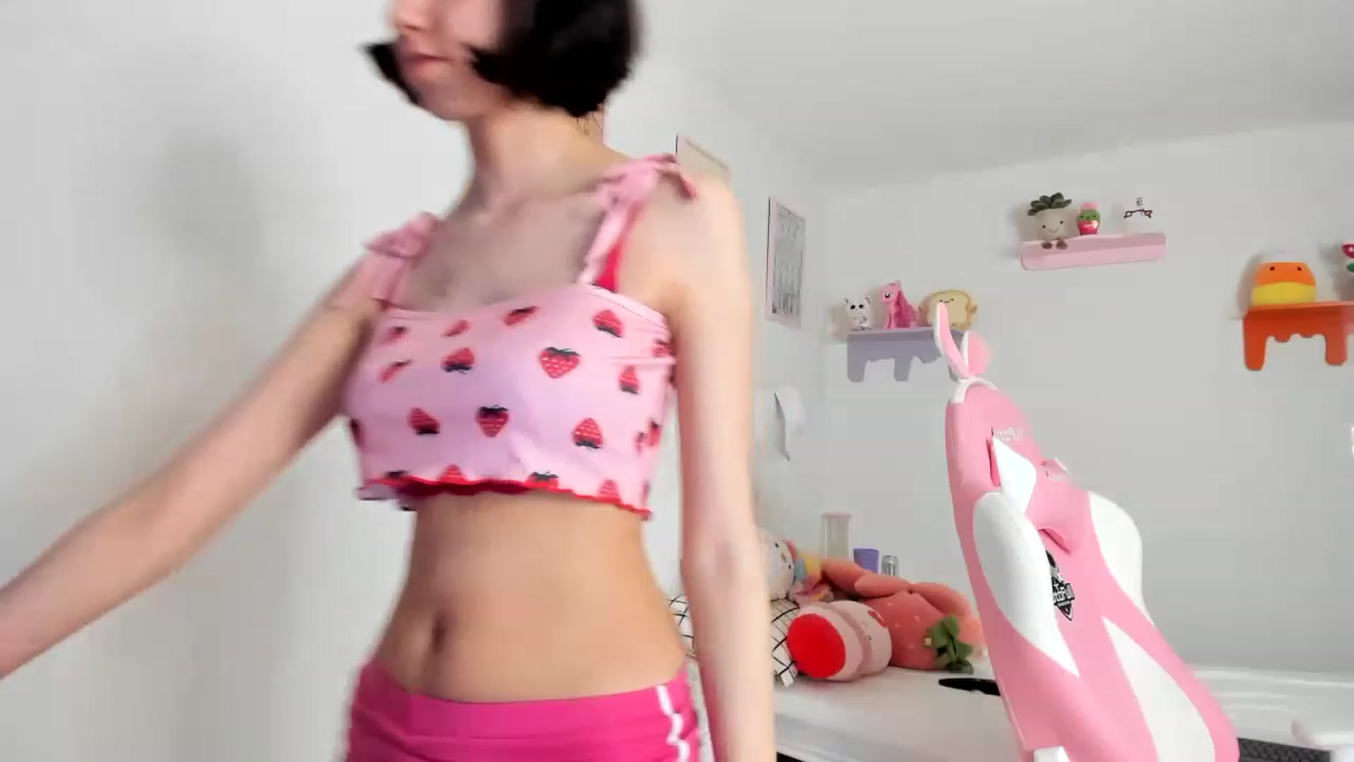Gallery image thumbnail from Cherrycute666's myfreecams stream on, 05/07/2023, 23:51 image 2 of 20