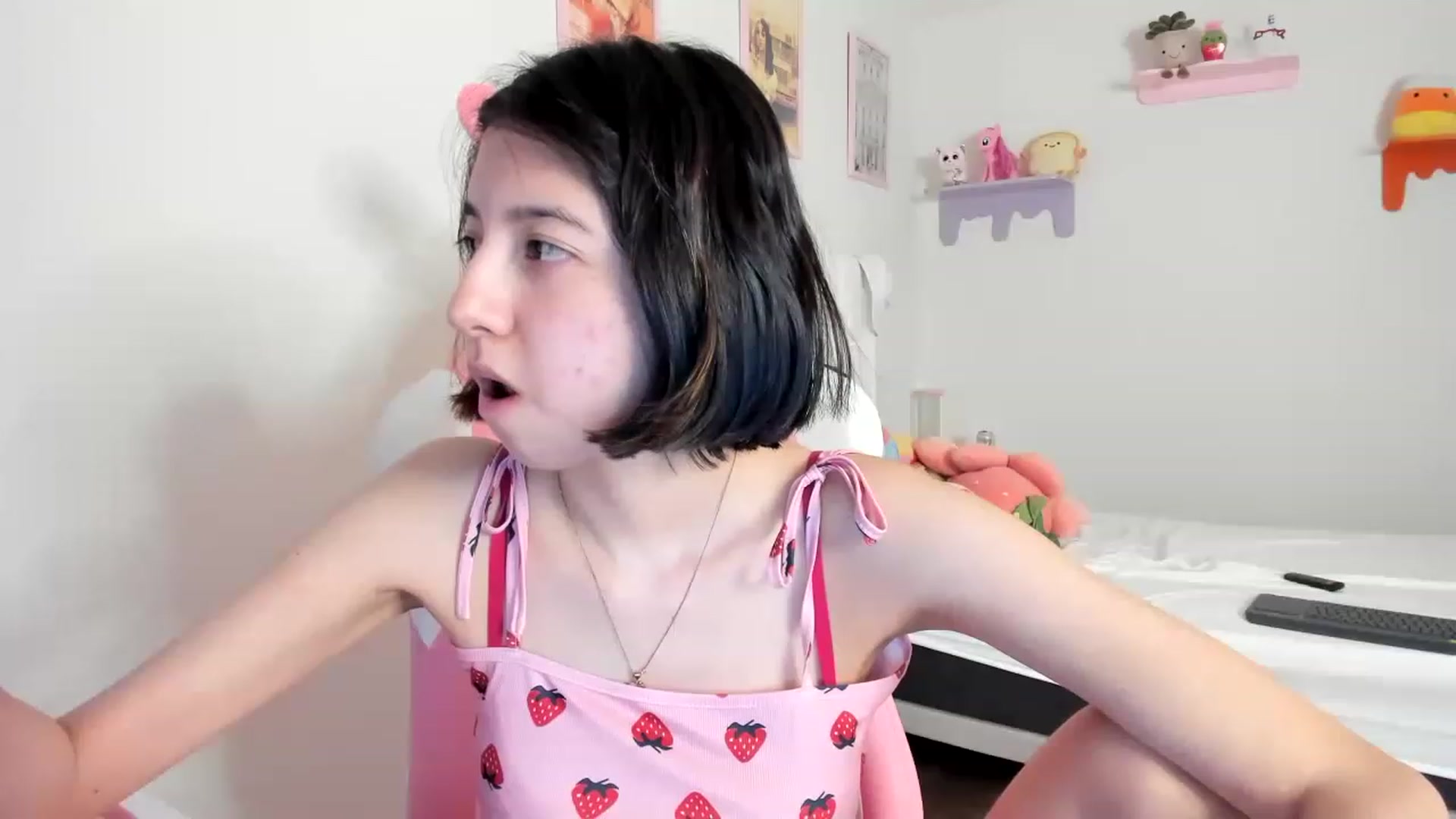 Gallery image thumbnail from Cherrycute666's myfreecams stream on, 05/07/2023, 23:51 image 17 of 20