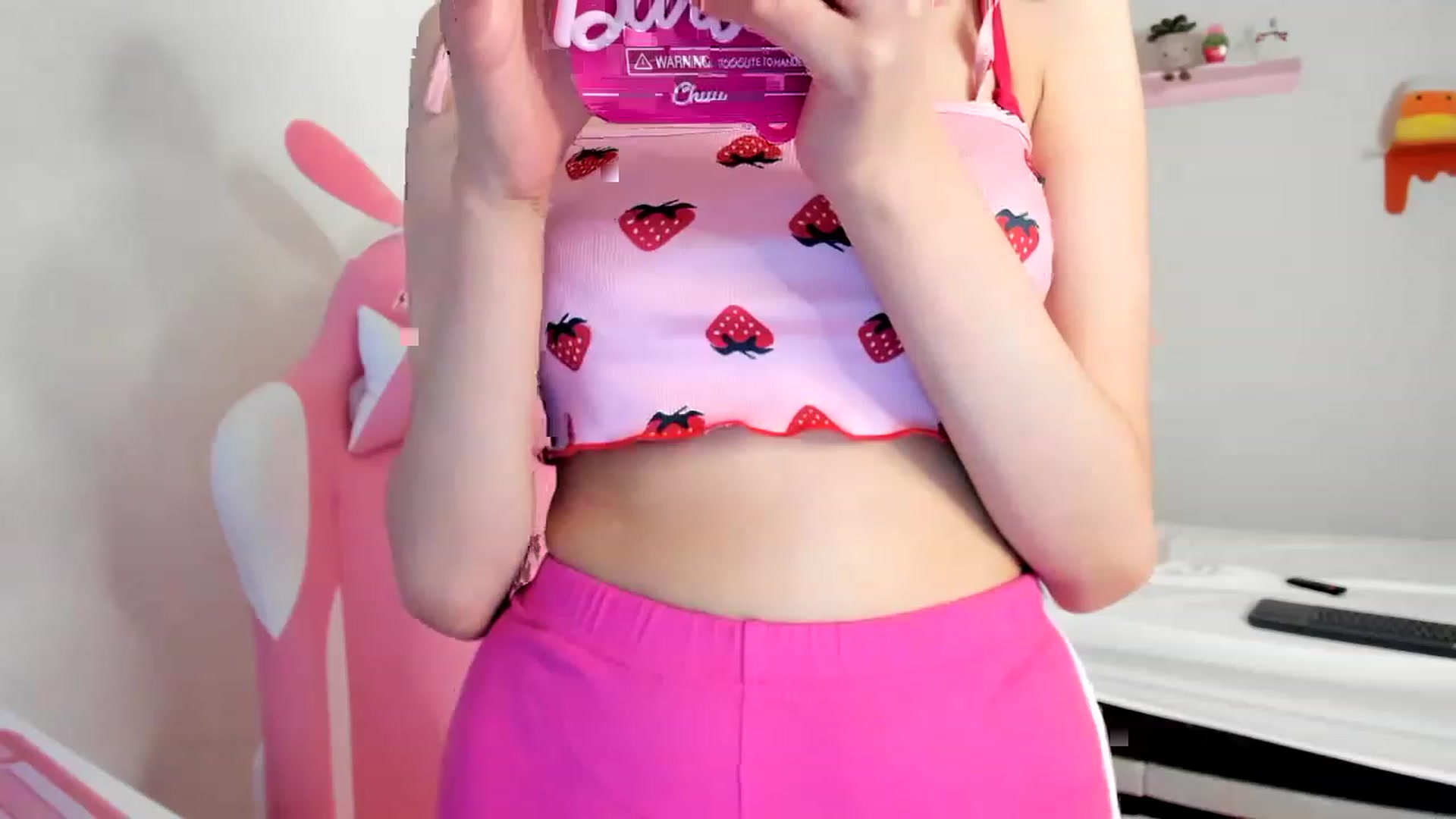 Gallery image thumbnail from Cherrycute666's myfreecams stream on, 05/07/2023, 23:51 image 20 of 20