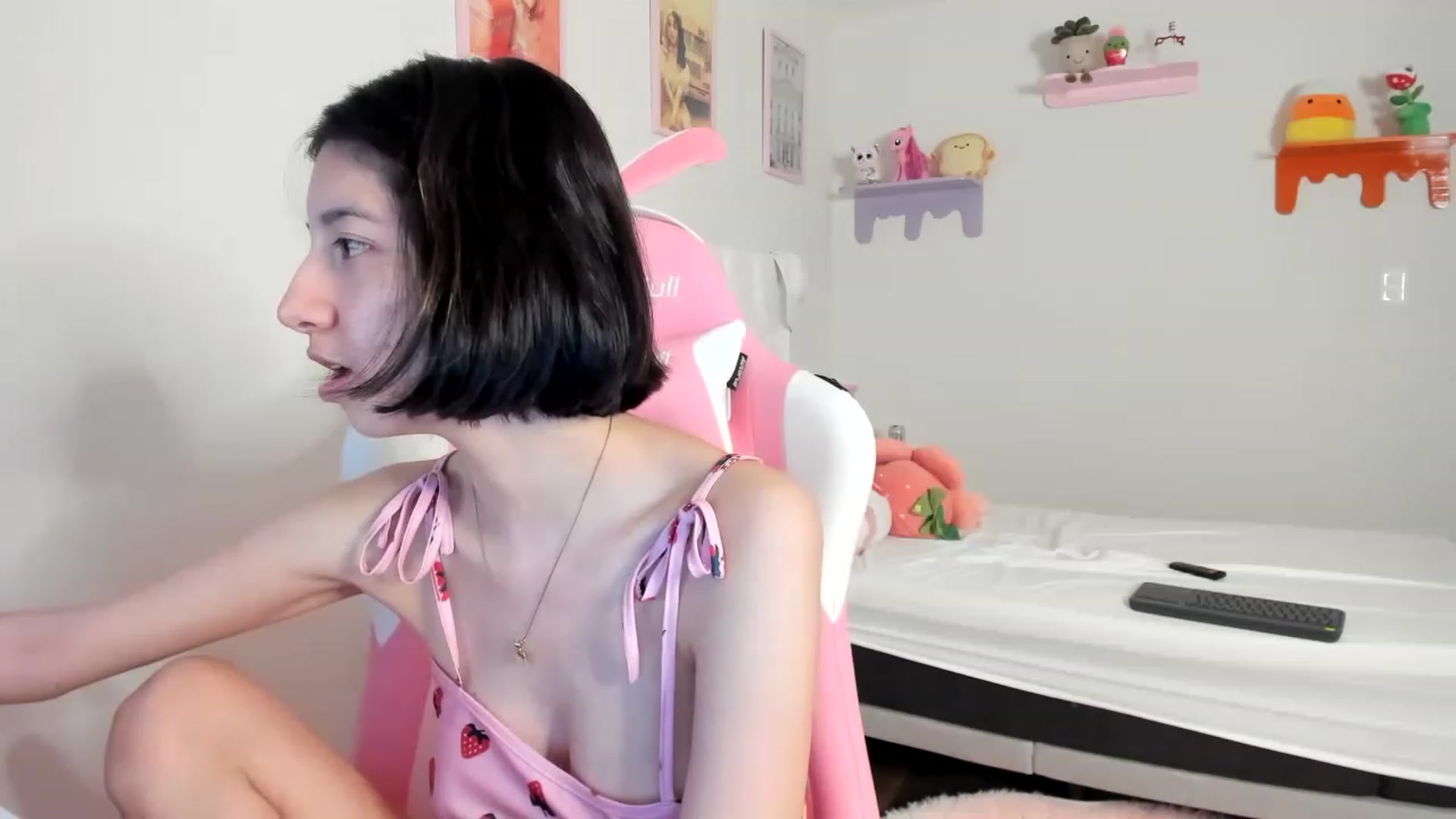 Gallery image thumbnail from Cherrycute666's myfreecams stream on, 05/08/2023, 02:24 image 16 of 20