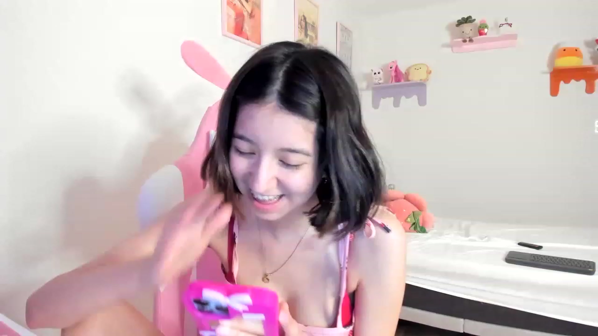 Gallery image thumbnail from Cherrycute666's myfreecams stream on, 05/08/2023, 02:24 image 19 of 20