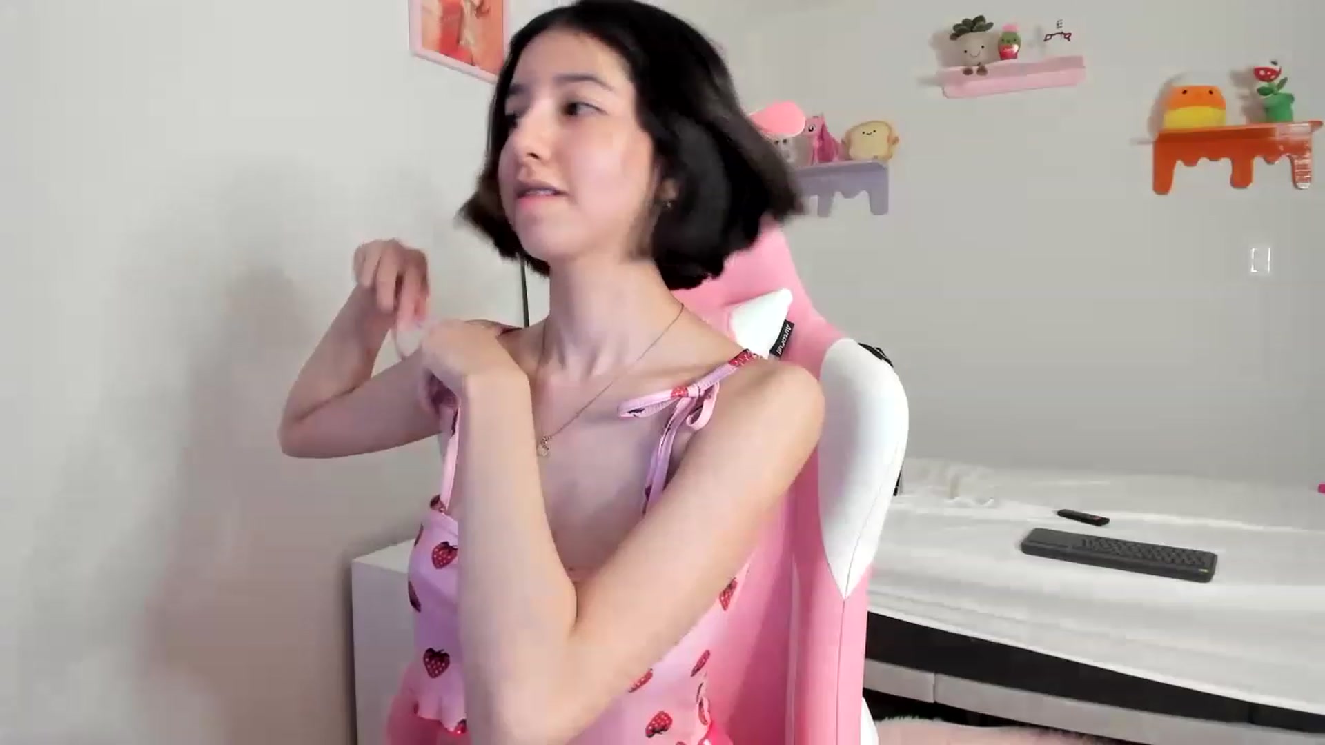 Gallery image thumbnail from Cherrycute666's myfreecams stream on, 05/08/2023, 02:24 image 15 of 20