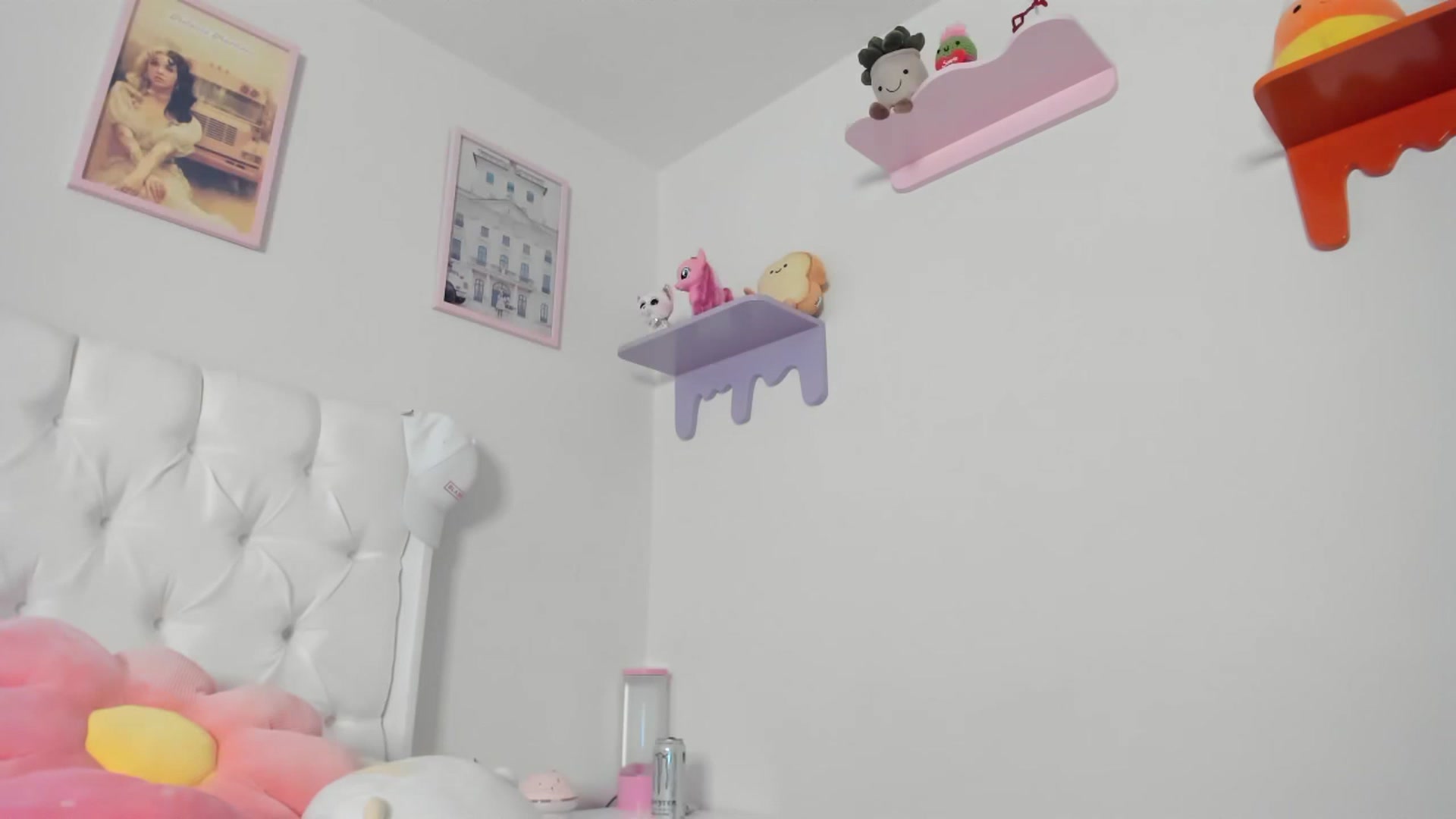 Gallery image thumbnail from Cherrycute666's myfreecams stream on, 05/08/2023, 05:35 image 17 of 20