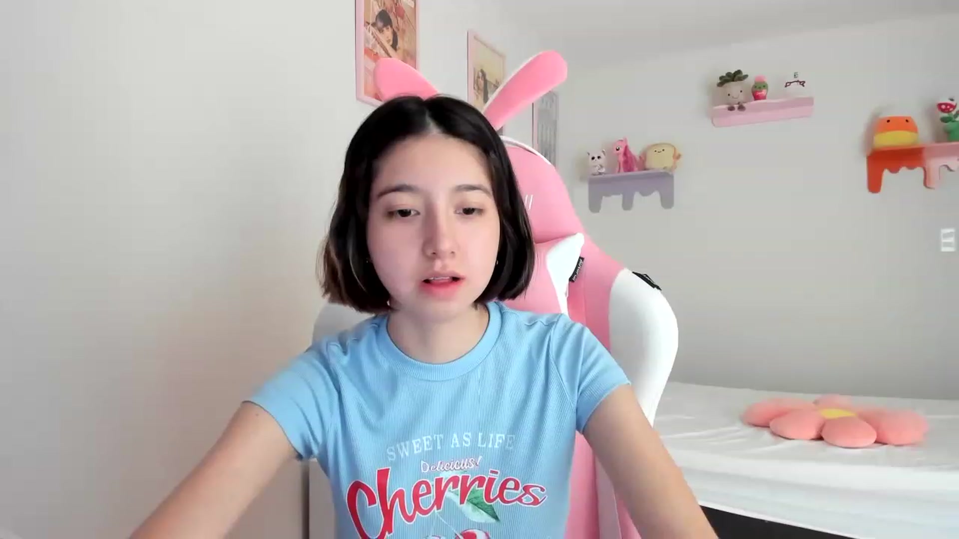 Gallery image thumbnail from Cherrycute666's myfreecams stream on, 05/08/2023, 18:22 image 10 of 20