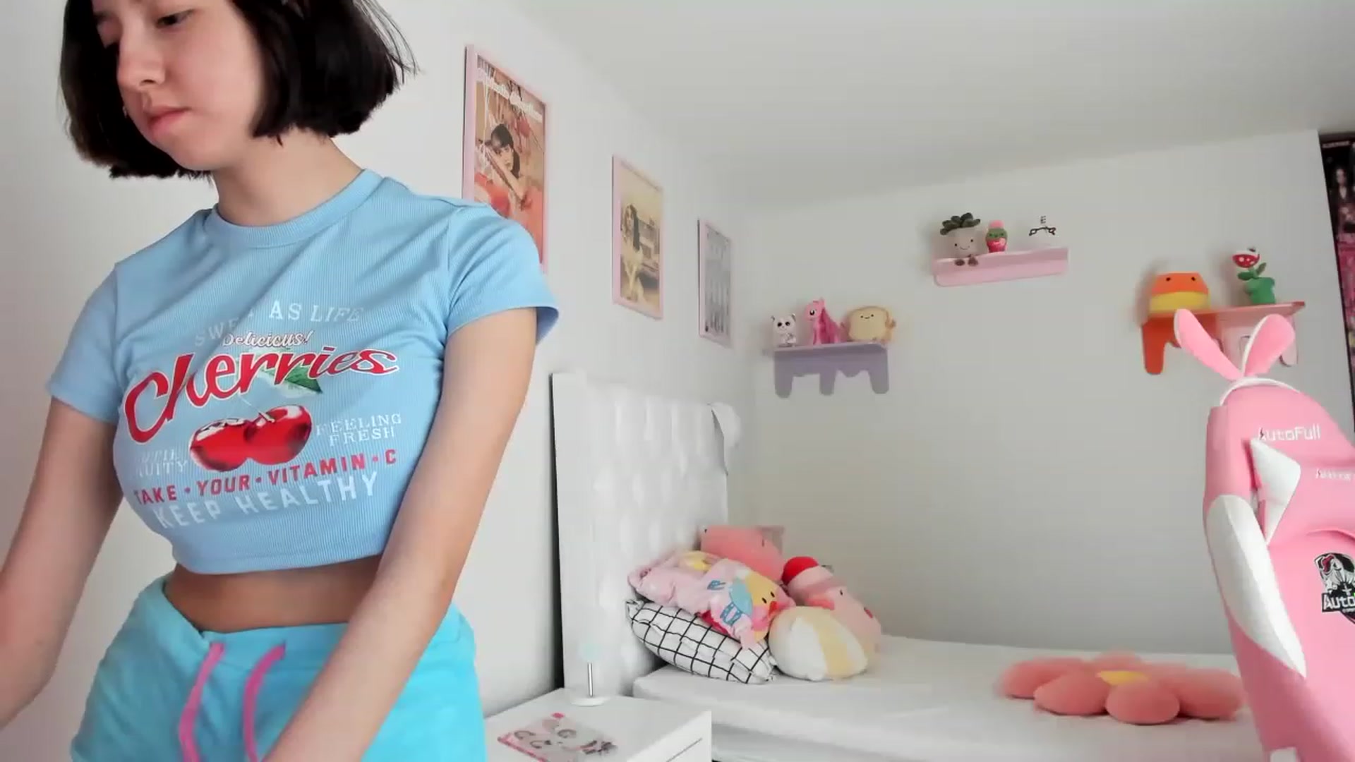 Gallery image thumbnail from Cherrycute666's myfreecams stream on, 05/08/2023, 18:22 image 3 of 20