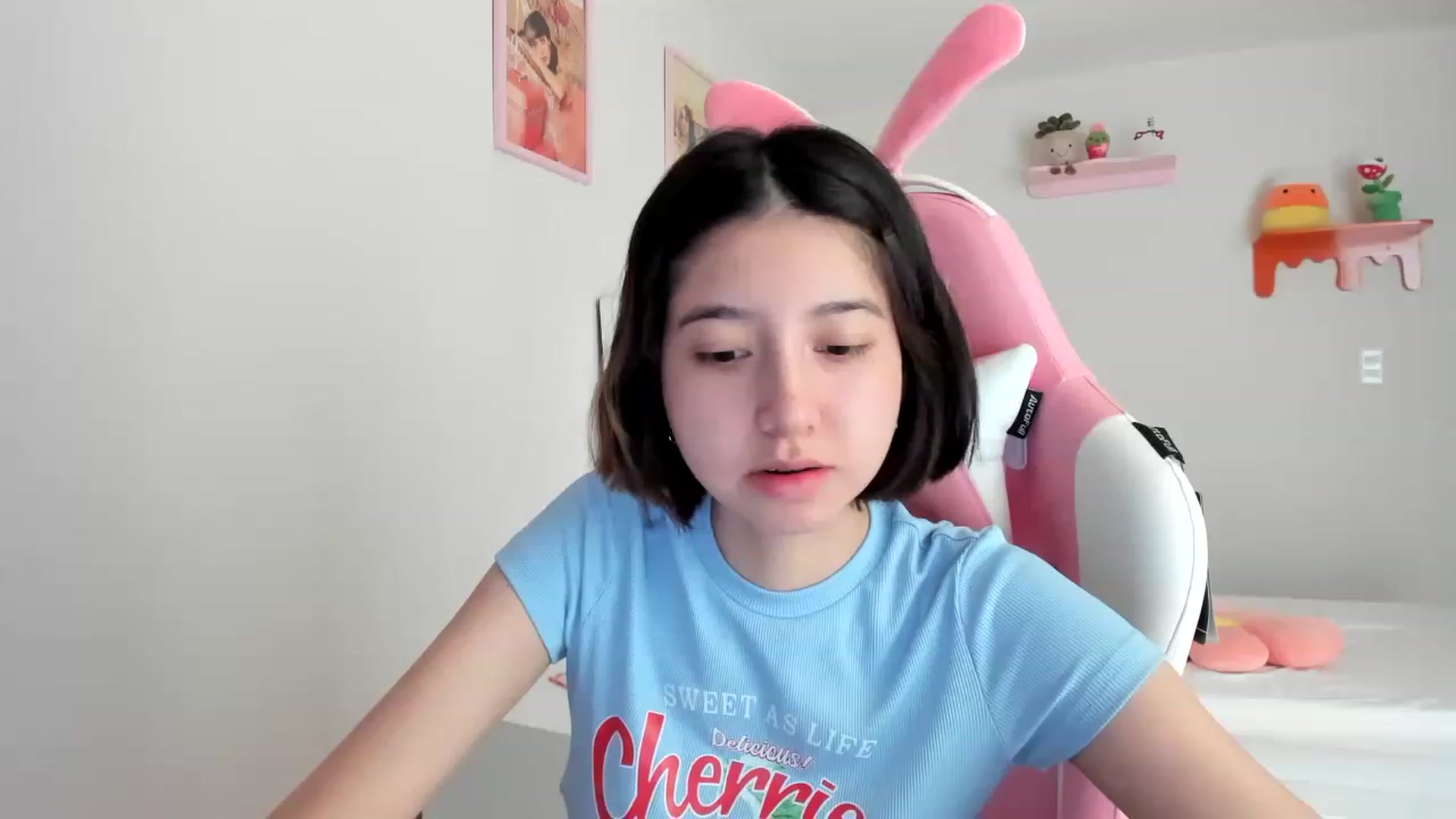 Gallery image thumbnail from Cherrycute666's myfreecams stream on, 05/08/2023, 18:22 image 9 of 20