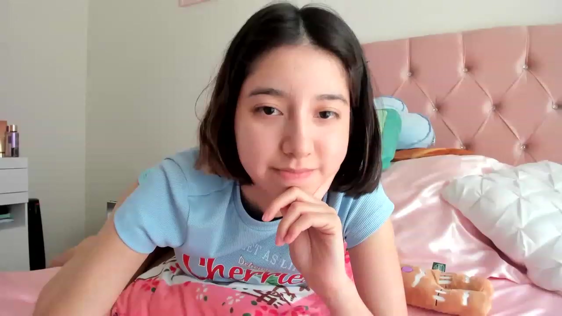 Gallery image thumbnail from Cherrycute666's myfreecams stream on, 05/08/2023, 20:06 image 17 of 20