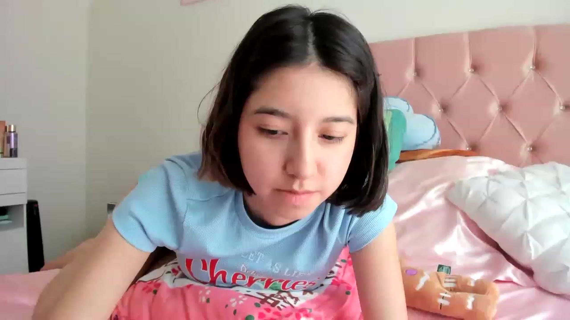 Gallery image thumbnail from Cherrycute666's myfreecams stream on, 05/08/2023, 20:06 image 18 of 20
