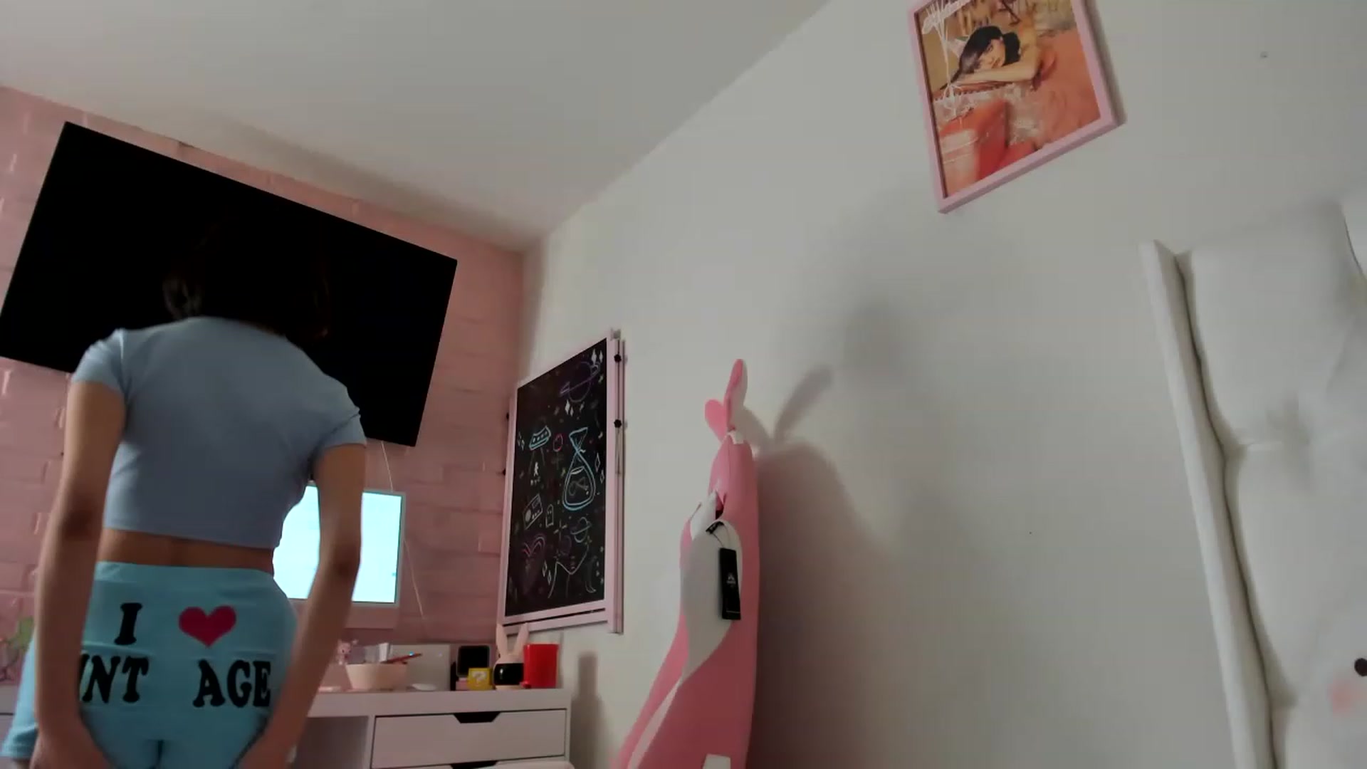 Gallery image thumbnail from Cherrycute666's myfreecams stream on, 05/08/2023, 23:53 image 15 of 20