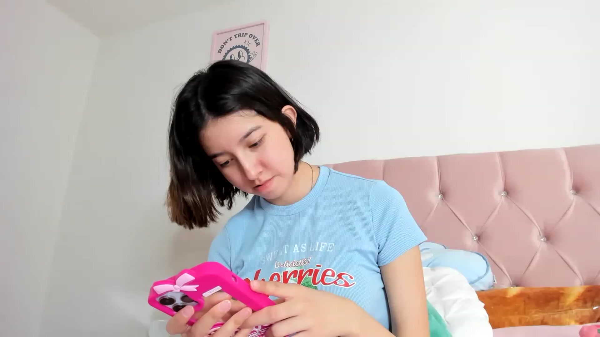 Gallery image thumbnail from Cherrycute666's myfreecams stream on, 05/08/2023, 23:53 image 11 of 20