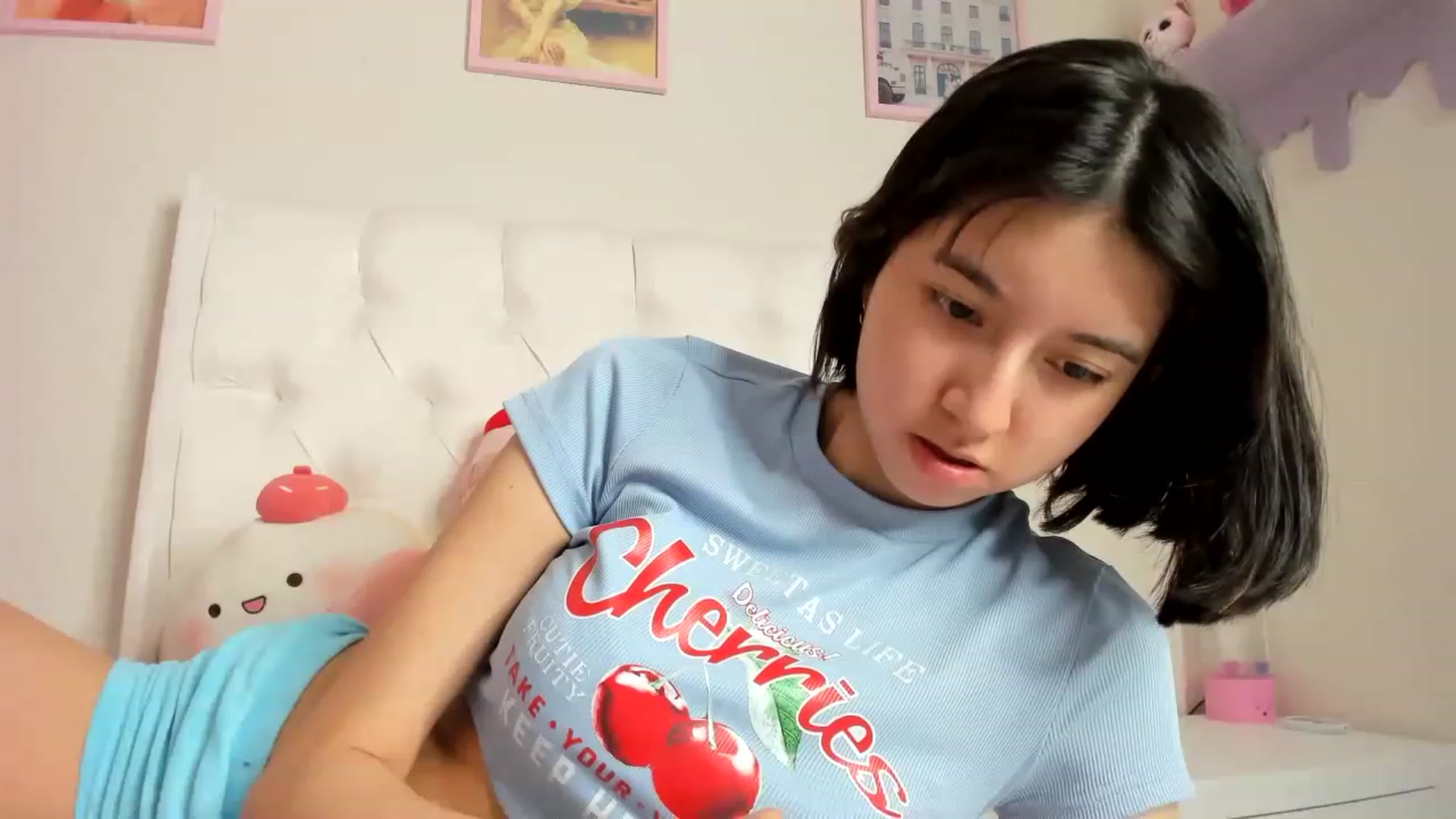 Gallery image thumbnail from Cherrycute666's myfreecams stream on, 05/08/2023, 23:53 image 20 of 20