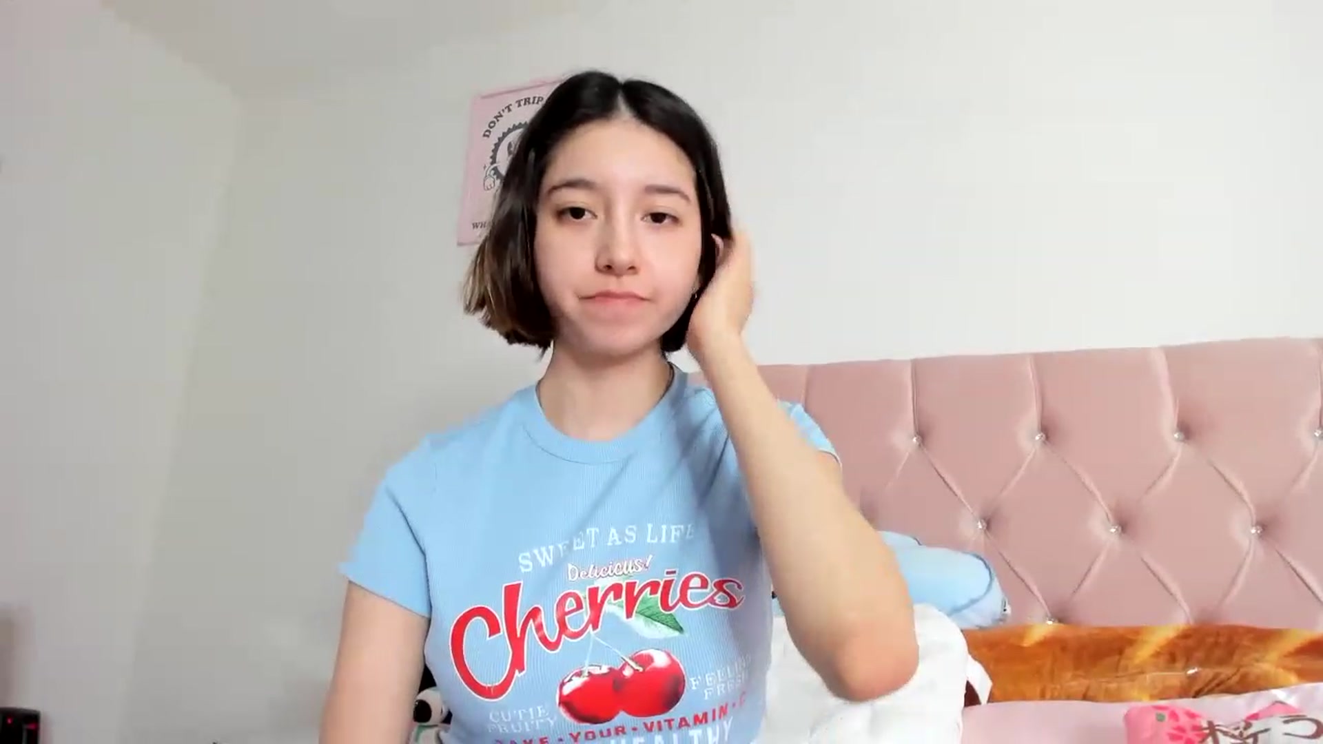 Gallery image thumbnail from Cherrycute666's myfreecams stream on, 05/08/2023, 23:53 image 3 of 20