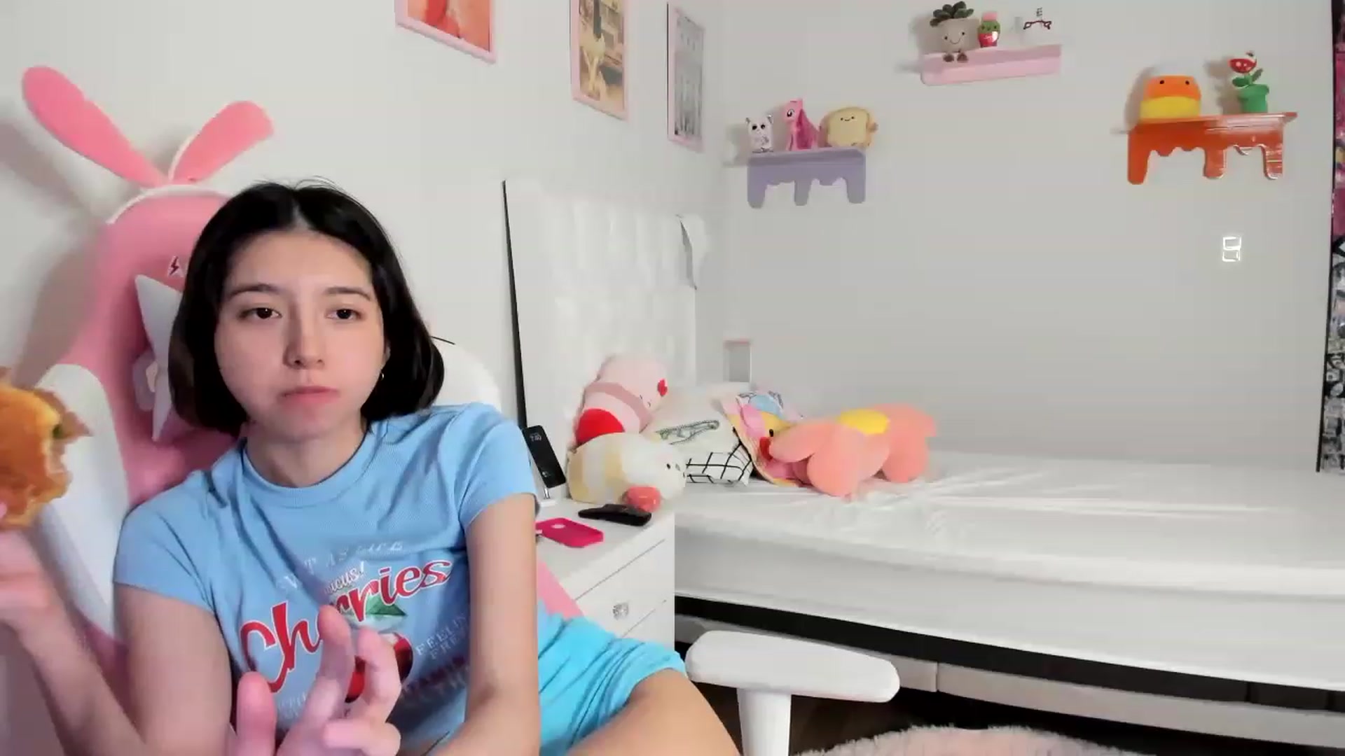 Gallery image thumbnail from Cherrycute666's myfreecams stream on, 05/09/2023, 02:26 image 3 of 20