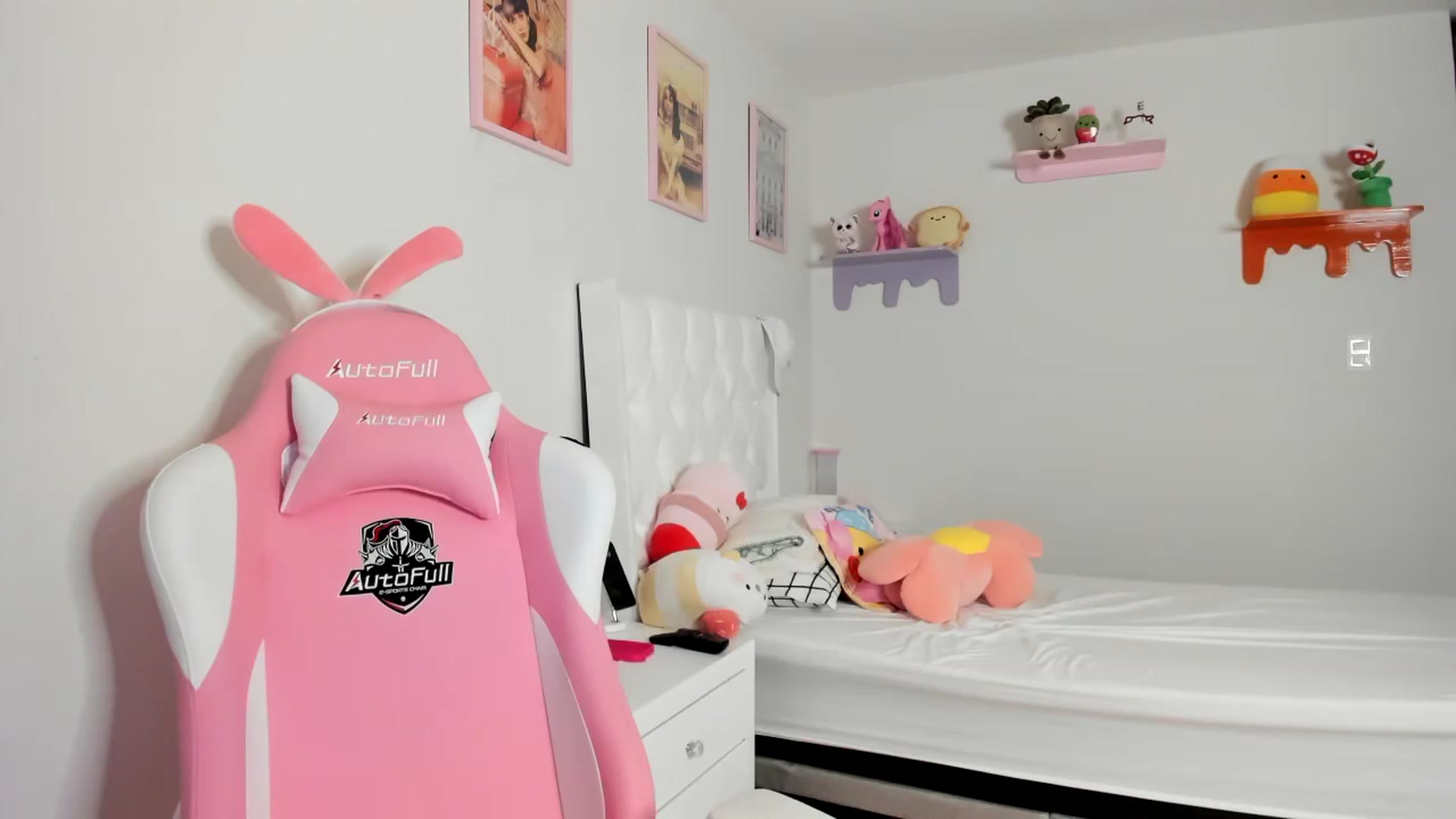Gallery image thumbnail from Cherrycute666's myfreecams stream on, 05/09/2023, 02:26 image 7 of 20