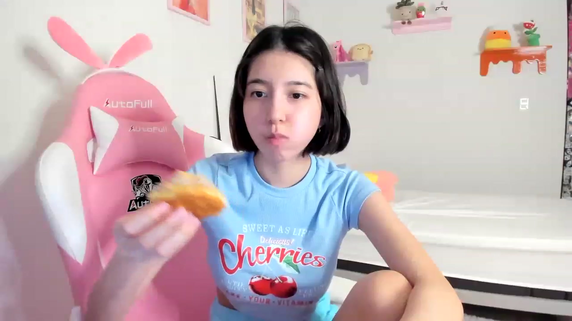 Gallery image thumbnail from Cherrycute666's myfreecams stream on, 05/09/2023, 02:26 image 4 of 20