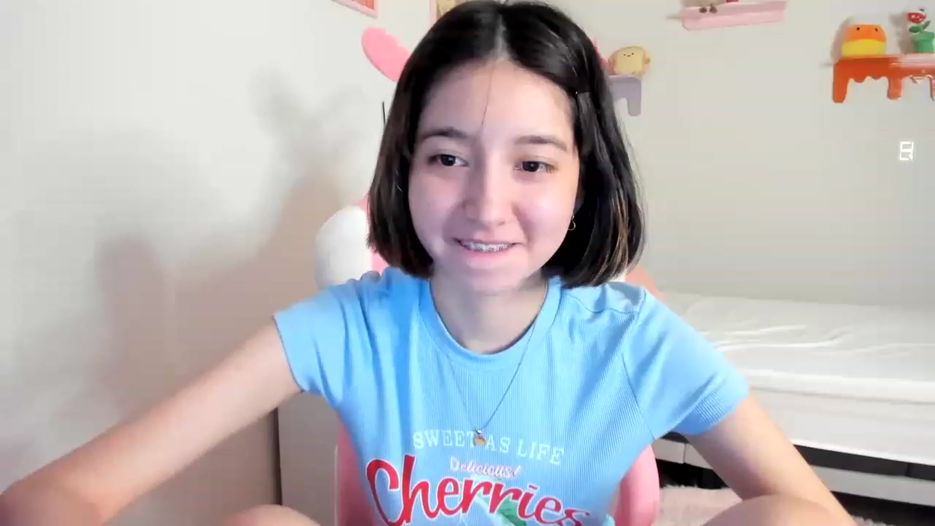 Gallery image thumbnail from Cherrycute666's myfreecams stream on, 05/09/2023, 03:15 image 20 of 20