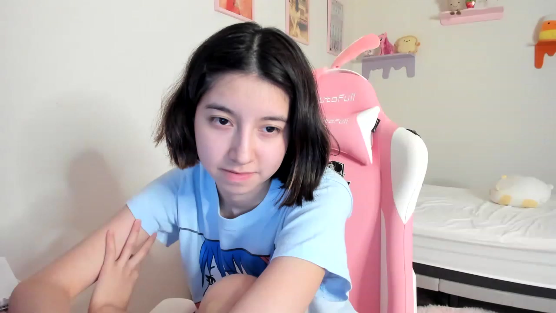 Gallery image thumbnail from Cherrycute666's myfreecams stream on, 05/09/2023, 10:21 image 8 of 20