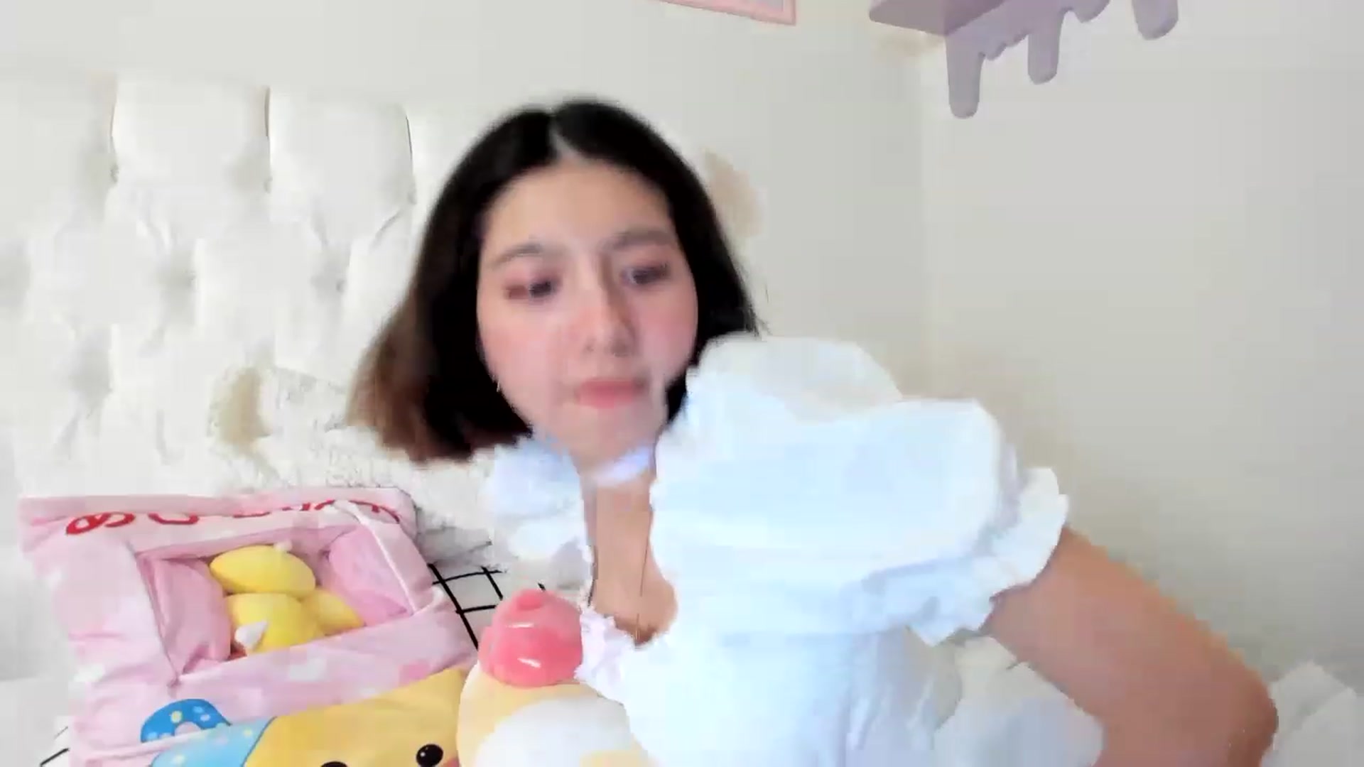 Gallery image thumbnail from Cherrycute666's myfreecams stream on, 05/10/2023, 01:31 image 3 of 20
