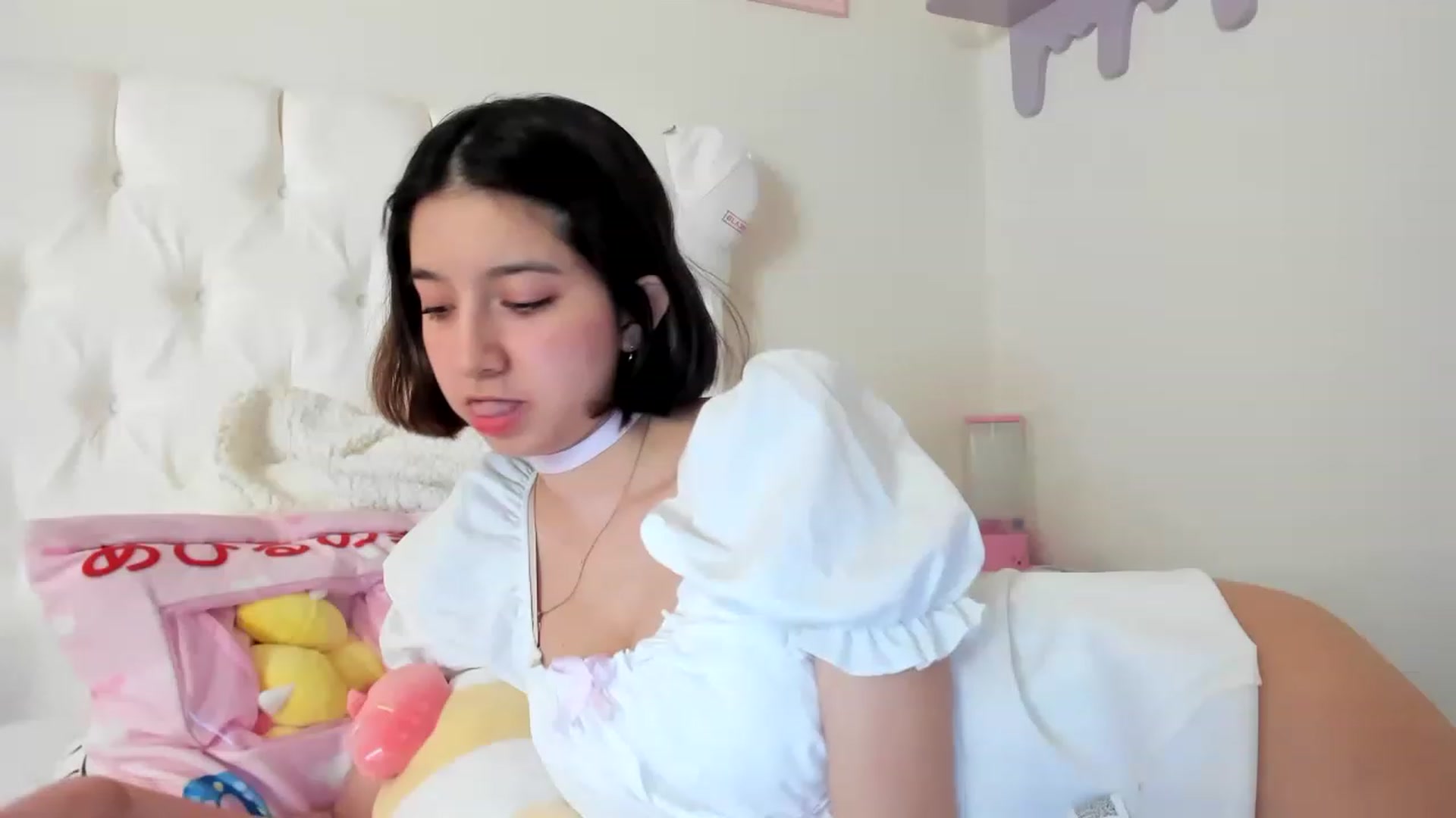 Gallery image thumbnail from Cherrycute666's myfreecams stream on, 05/10/2023, 01:31 image 2 of 20