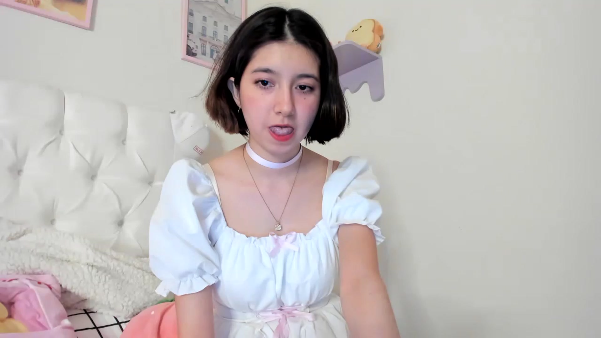 Gallery image thumbnail from Cherrycute666's myfreecams stream on, 05/10/2023, 01:31 image 19 of 20