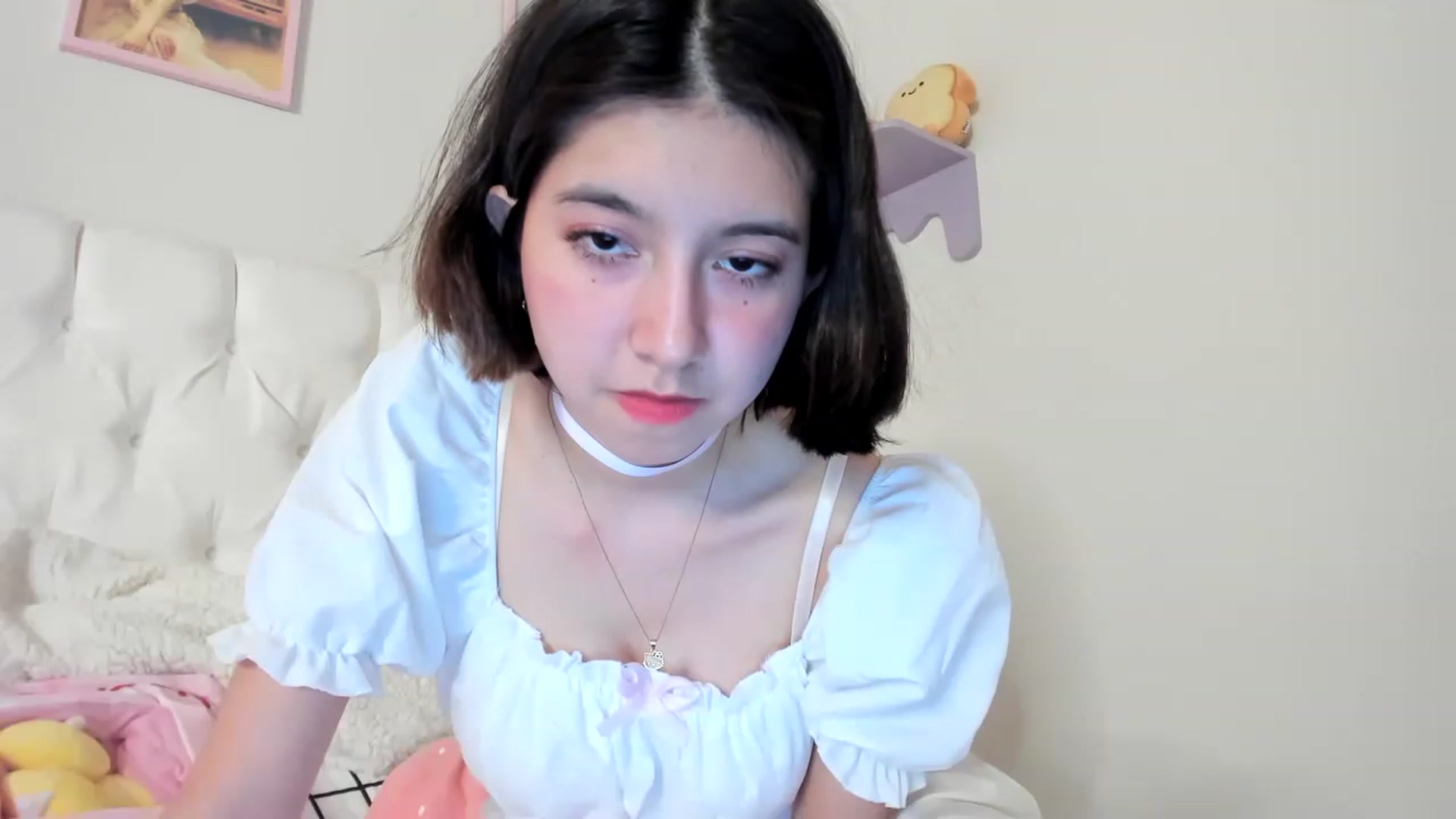 Gallery image thumbnail from Cherrycute666's myfreecams stream on, 05/10/2023, 01:31 image 17 of 20