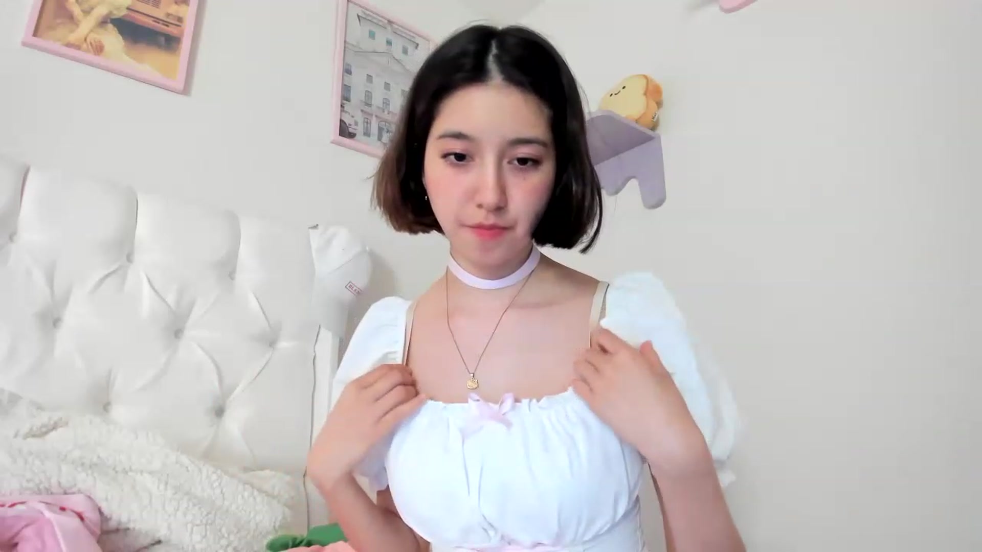 Gallery image thumbnail from Cherrycute666's myfreecams stream on, 05/10/2023, 01:31 image 6 of 20