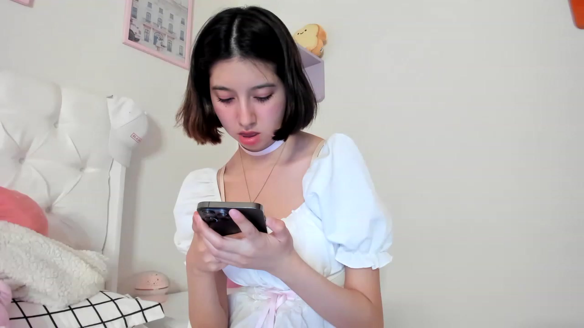 Gallery image thumbnail from Cherrycute666's myfreecams stream on, 05/10/2023, 04:19 image 12 of 20
