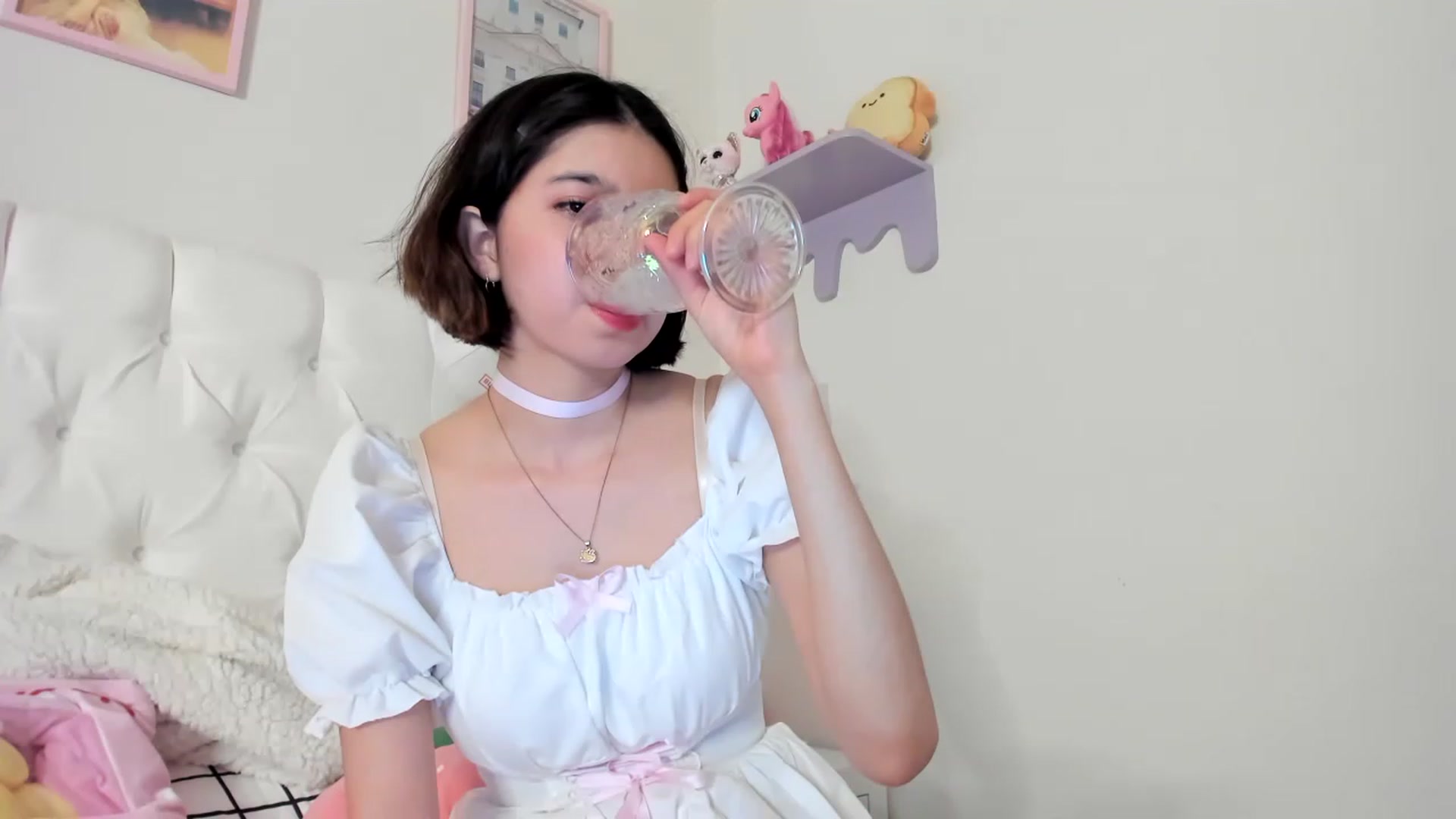 Gallery image thumbnail from Cherrycute666's myfreecams stream on, 05/10/2023, 04:19 image 5 of 20