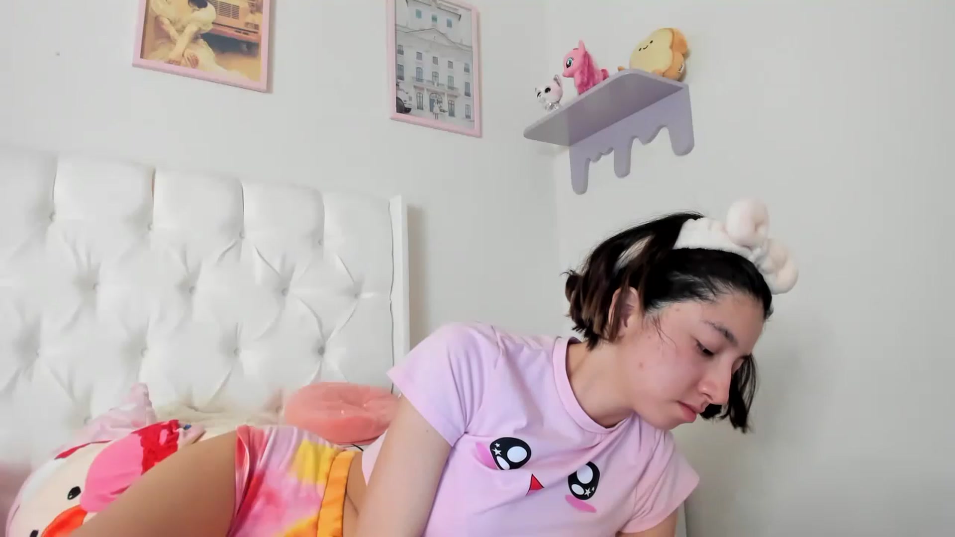 Gallery image thumbnail from Cherrycute666's myfreecams stream on, 05/10/2023, 14:38 image 3 of 20