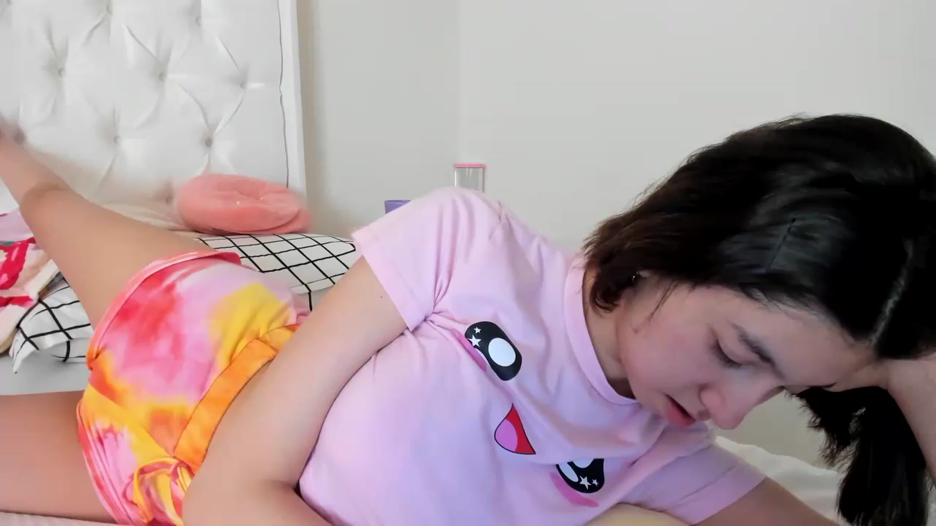 Gallery image thumbnail from Cherrycute666's myfreecams stream on, 05/10/2023, 14:38 image 18 of 20