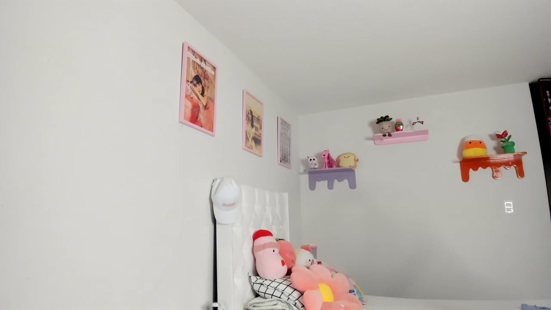 Gallery image thumbnail from Cherrycute666's myfreecams stream on, 05/11/2023, 06:44 image 2 of 20