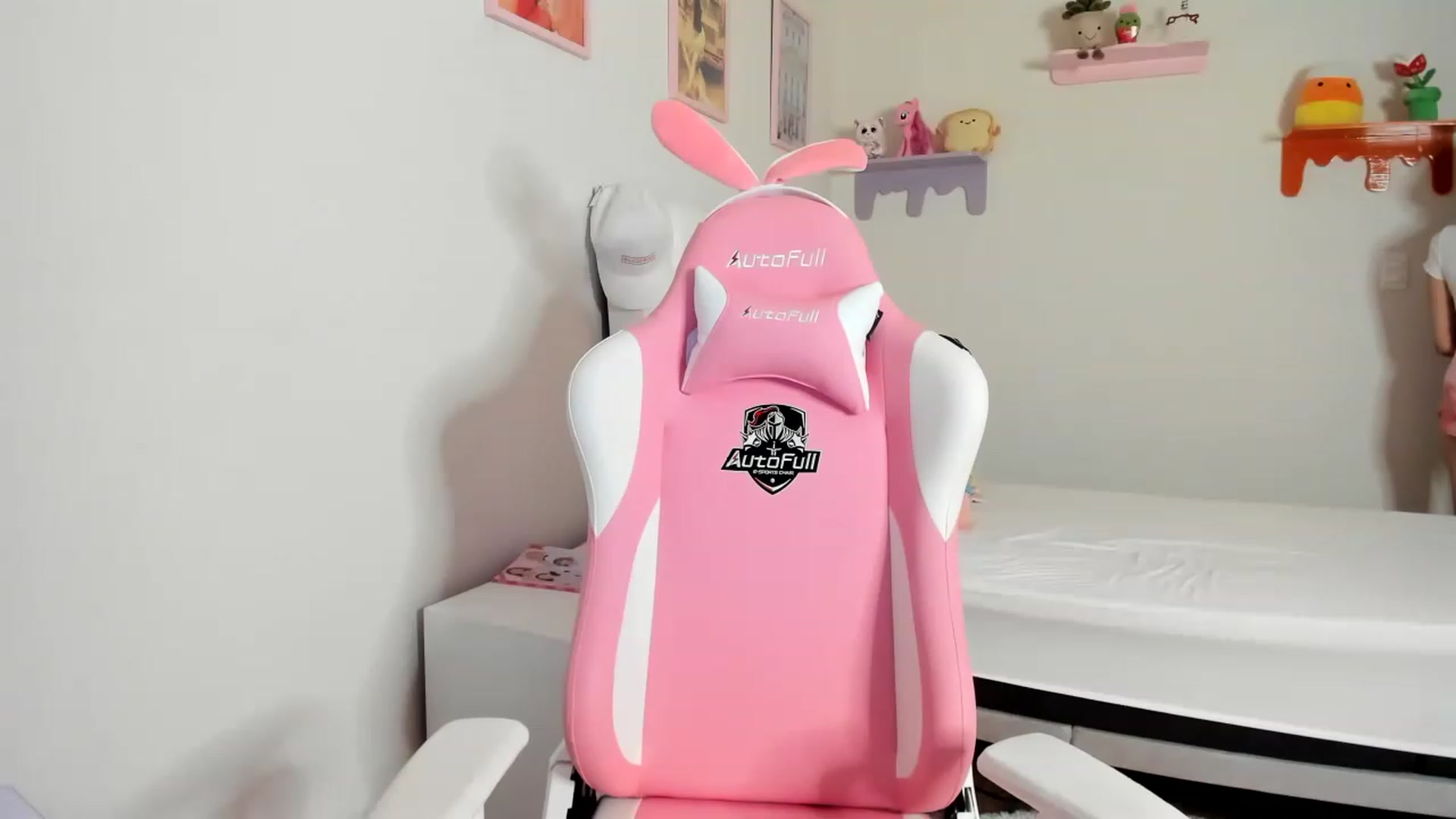 Gallery image thumbnail from Cherrycute666's myfreecams stream on, 05/11/2023, 06:44 image 8 of 20