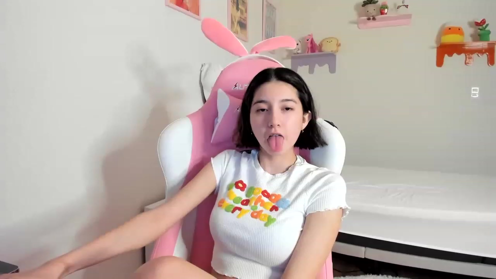 Gallery image thumbnail from Cherrycute666's myfreecams stream on, 05/11/2023, 06:44 image 7 of 20