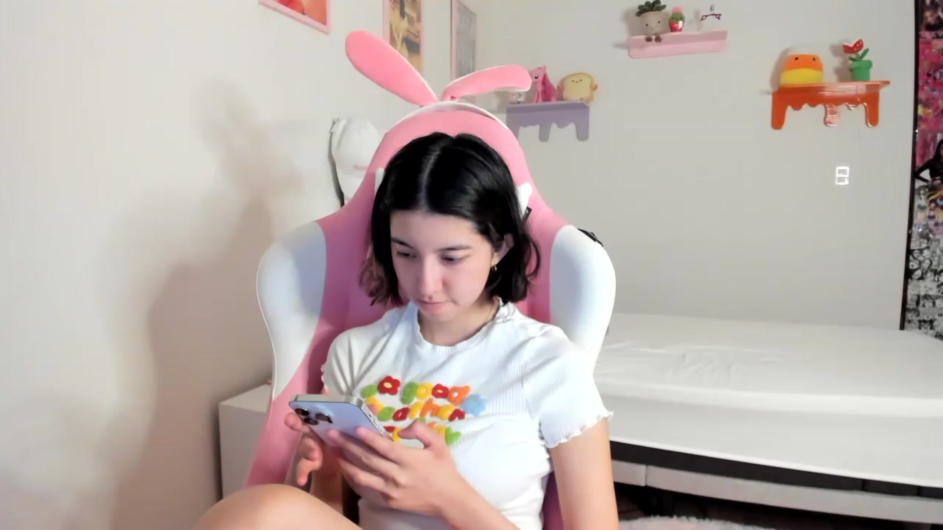Gallery image thumbnail from Cherrycute666's myfreecams stream on, 05/11/2023, 06:44 image 6 of 20