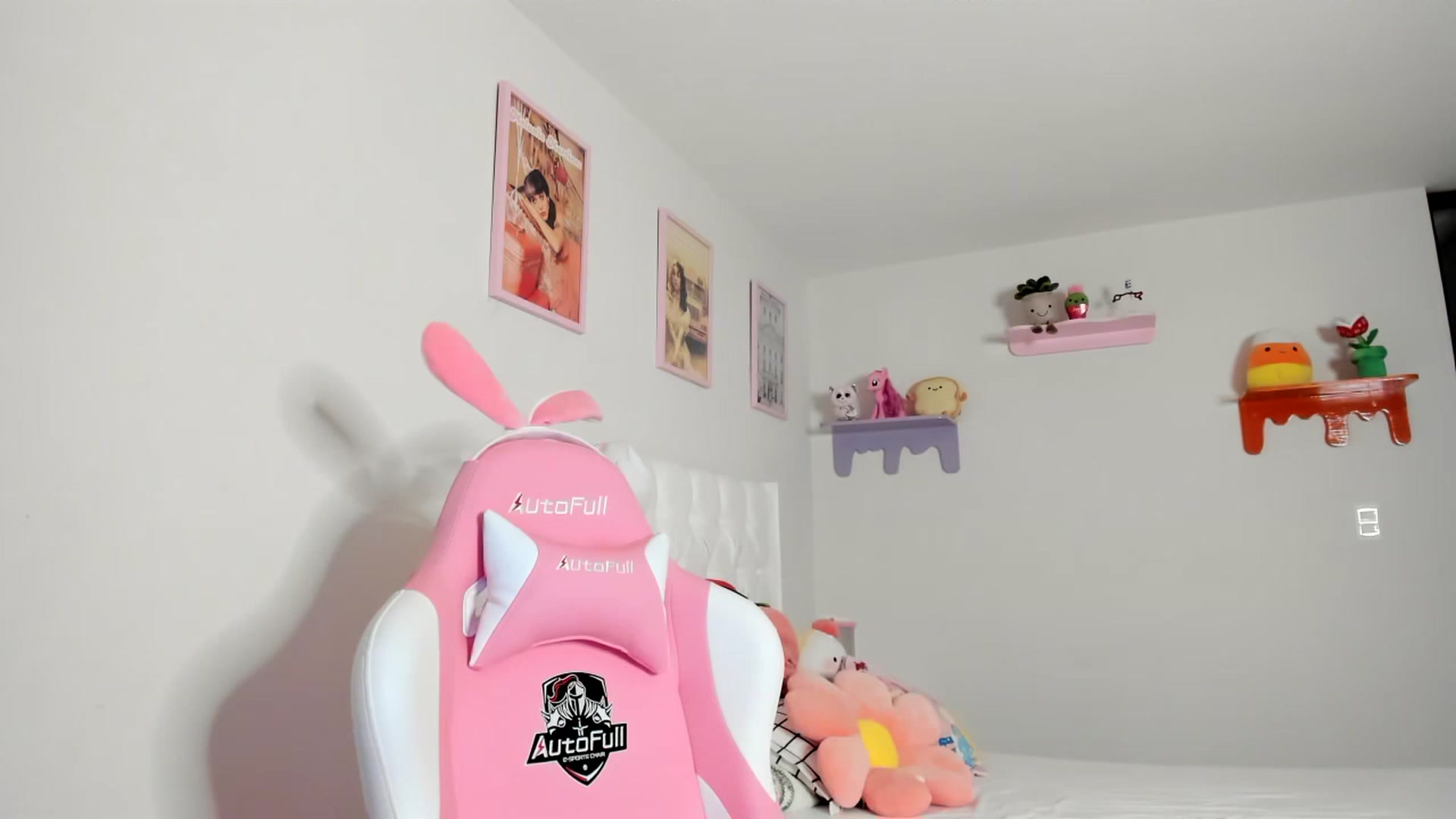 Gallery image thumbnail from Cherrycute666's myfreecams stream on, 05/11/2023, 06:44 image 3 of 20