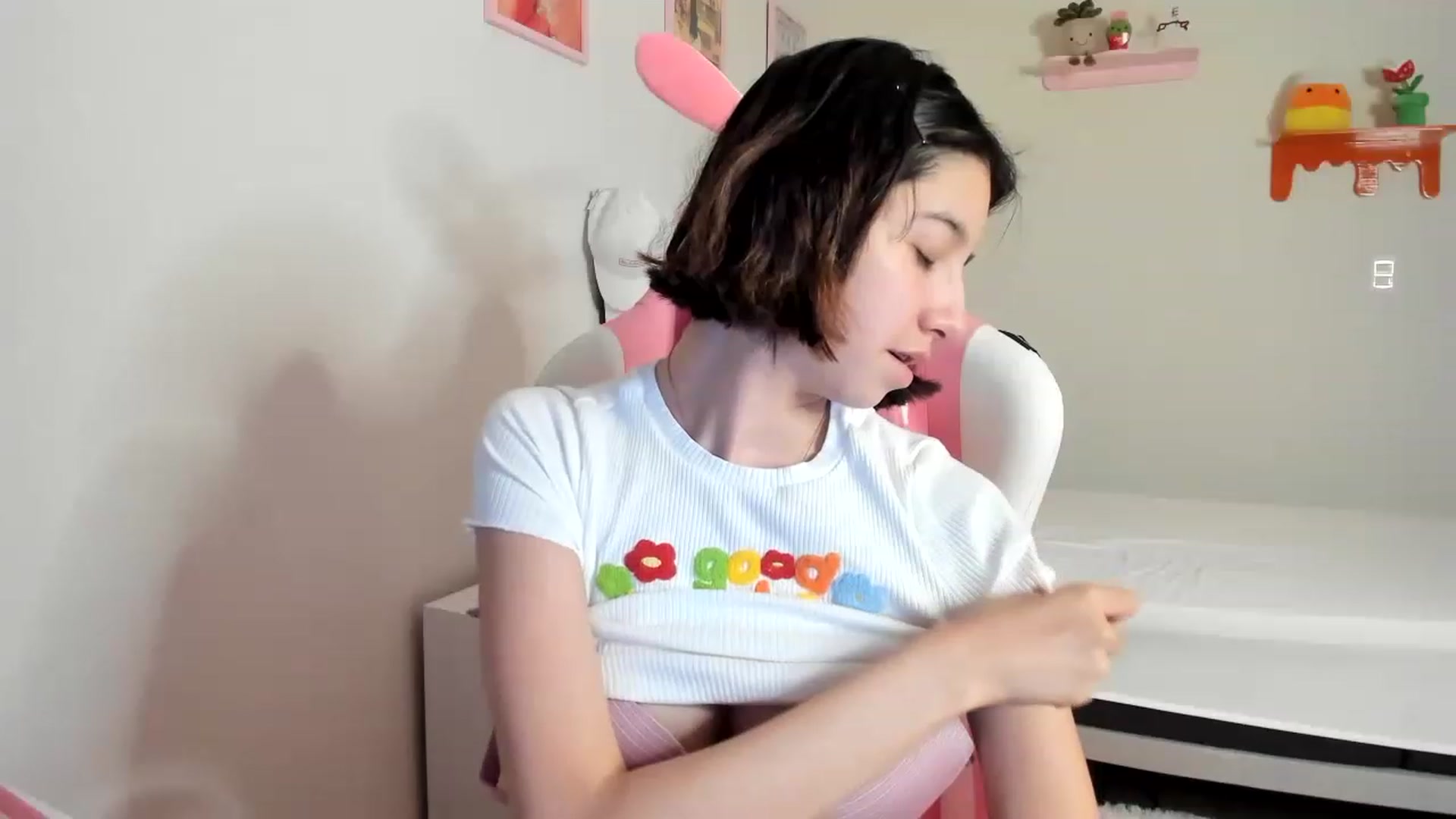 Gallery image thumbnail from Cherrycute666's myfreecams stream on, 05/11/2023, 06:44 image 10 of 20