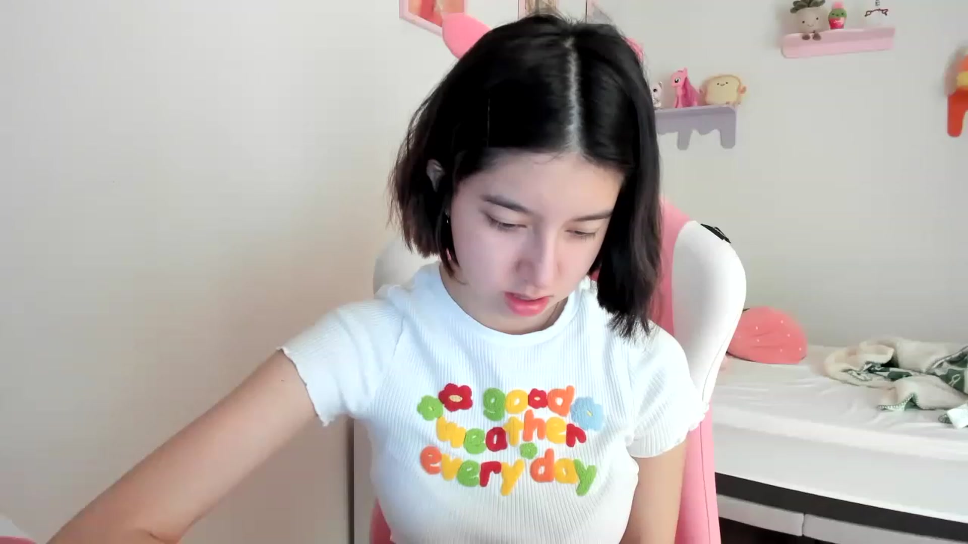 Gallery image thumbnail from Cherrycute666's myfreecams stream on, 05/11/2023, 17:05 image 4 of 20
