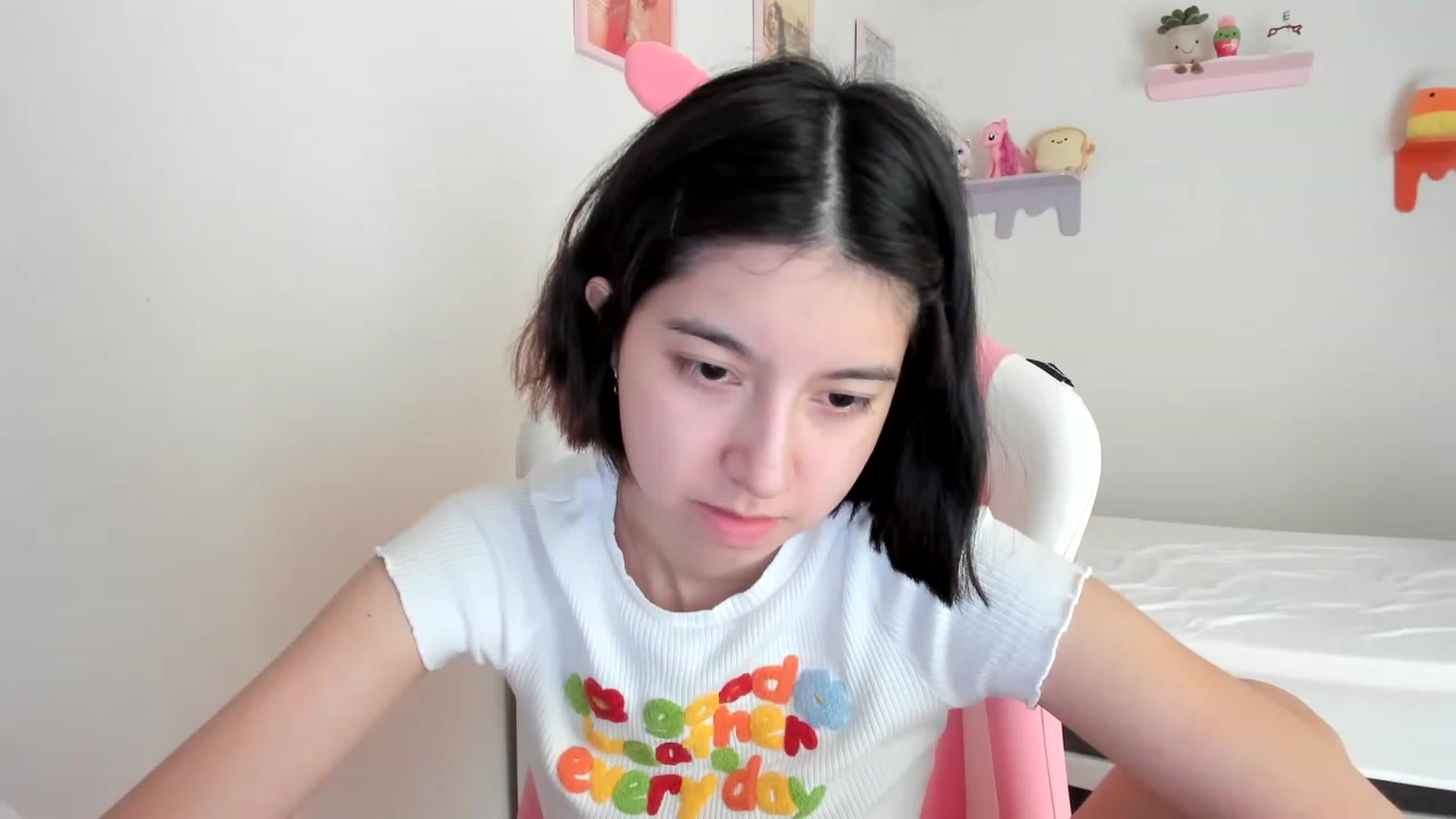Gallery image thumbnail from Cherrycute666's myfreecams stream on, 05/11/2023, 19:29 image 15 of 20