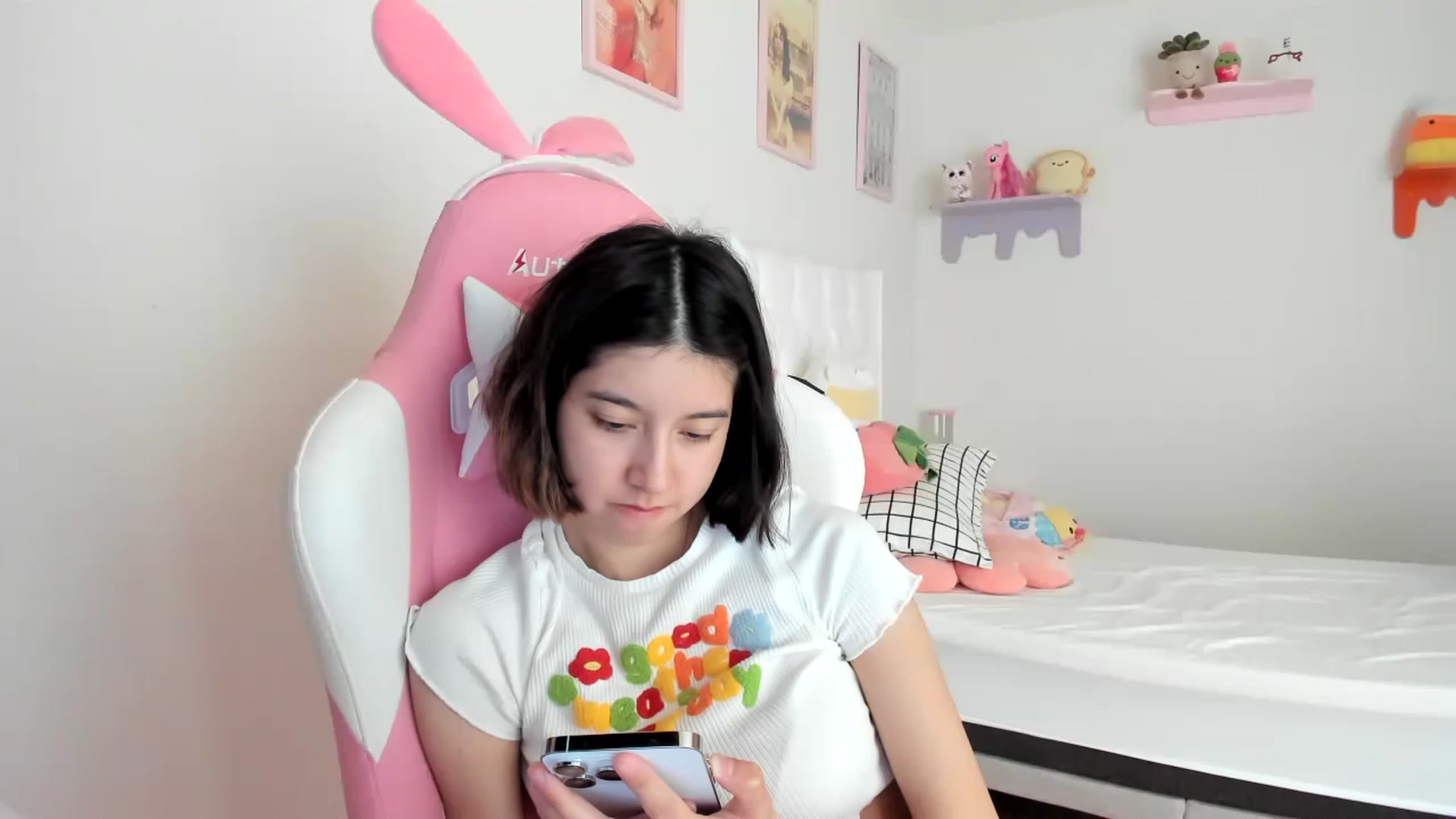 Gallery image thumbnail from Cherrycute666's myfreecams stream on, 05/11/2023, 19:29 image 11 of 20