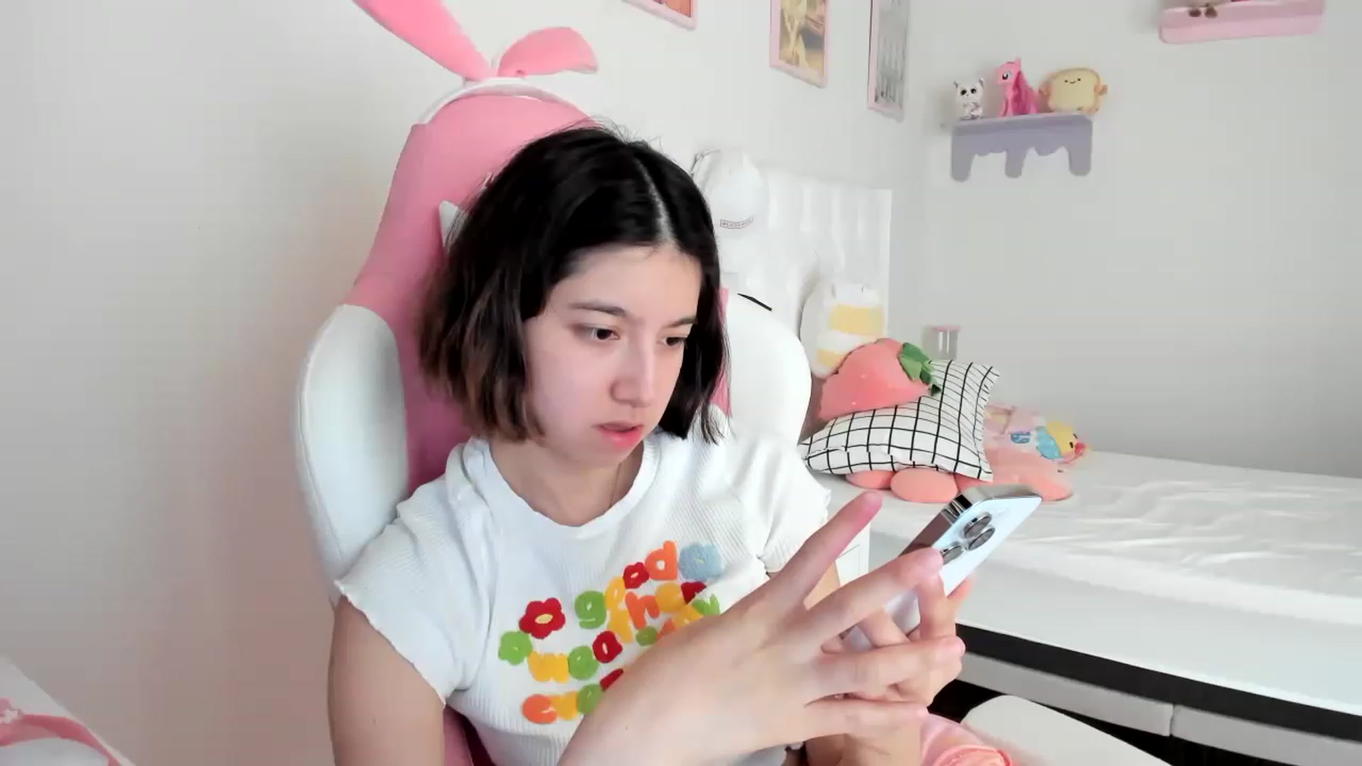 Gallery image thumbnail from Cherrycute666's myfreecams stream on, 05/11/2023, 19:29 image 8 of 20