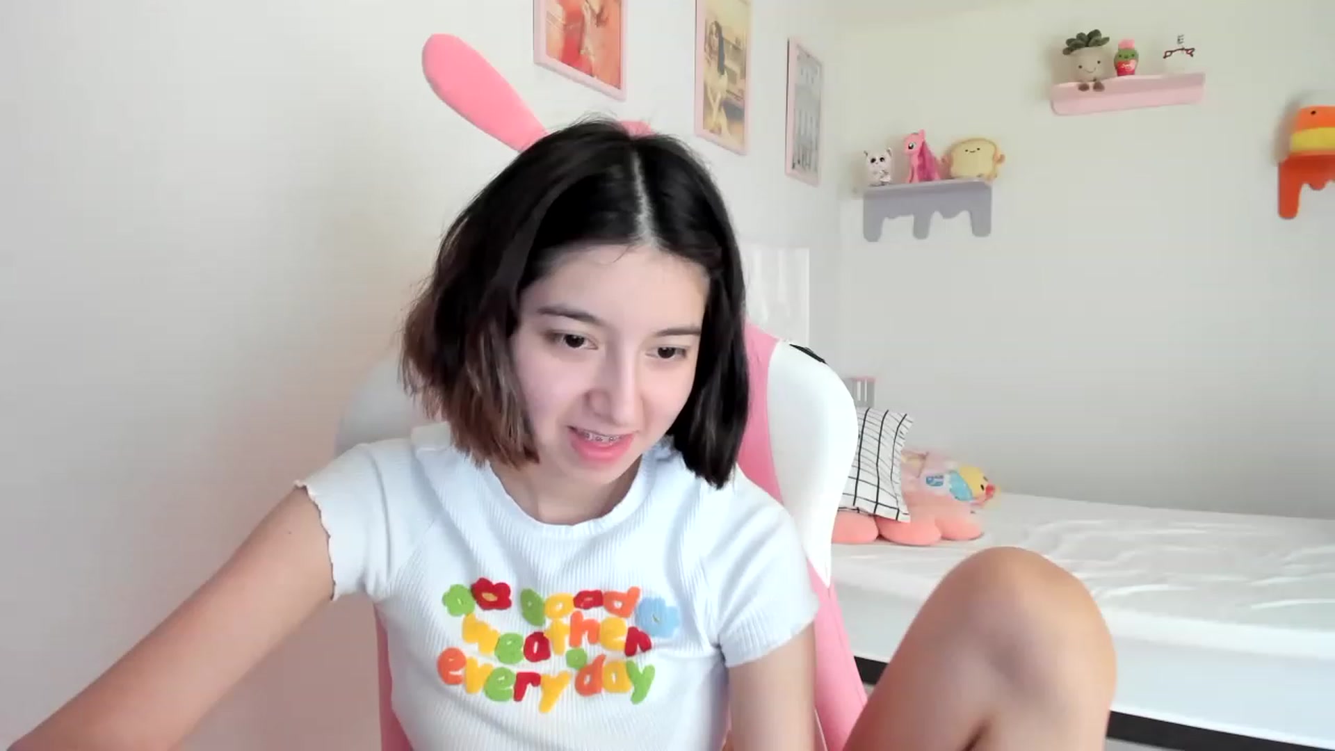 Gallery image thumbnail from Cherrycute666's myfreecams stream on, 05/11/2023, 19:29 image 16 of 20