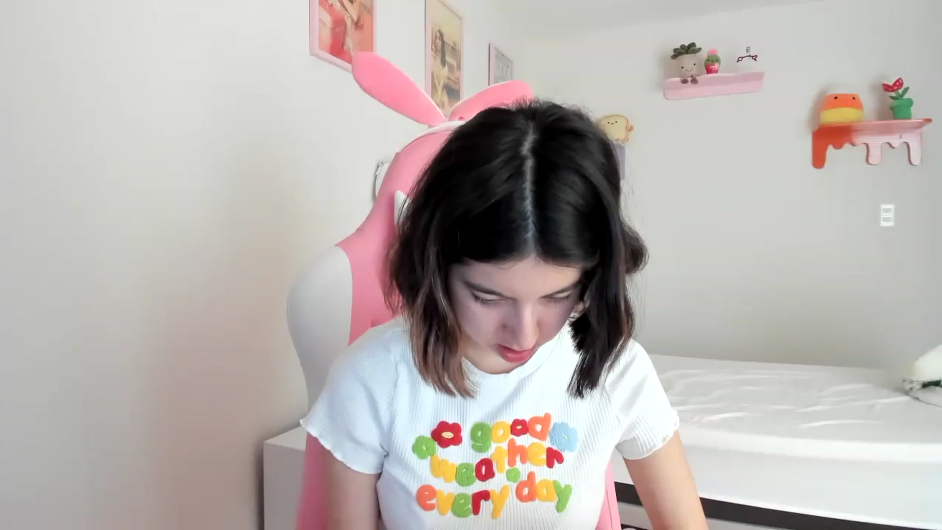 Gallery image thumbnail from Cherrycute666's myfreecams stream on, 05/11/2023, 19:29 image 2 of 20