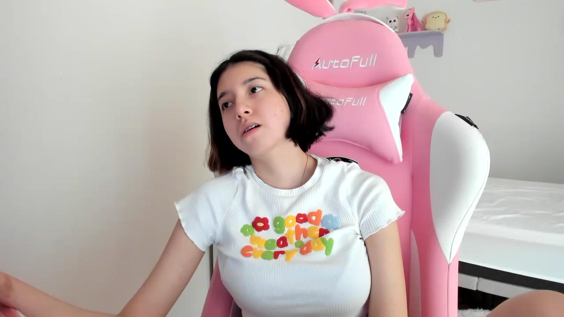 Gallery image thumbnail from Cherrycute666's myfreecams stream on, 05/11/2023, 19:29 image 20 of 20