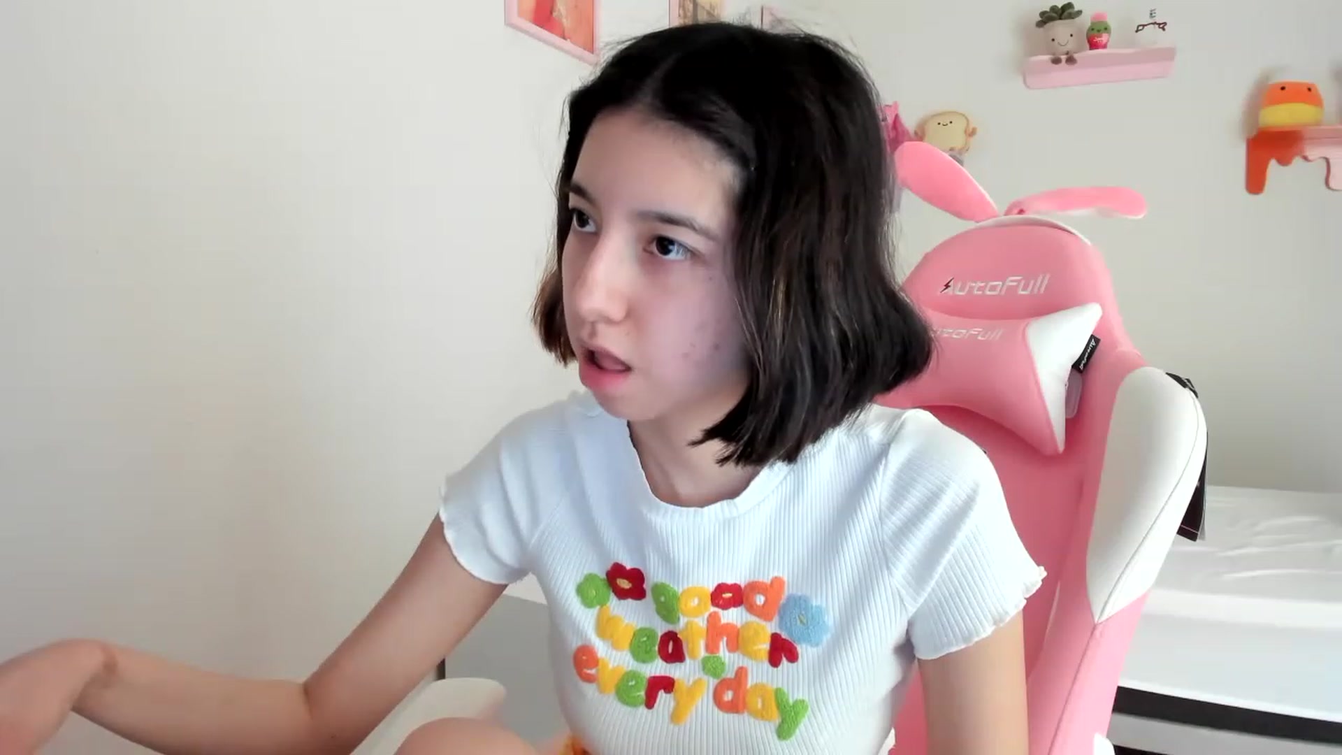 Gallery image thumbnail from Cherrycute666's myfreecams stream on, 05/11/2023, 22:42 image 4 of 20