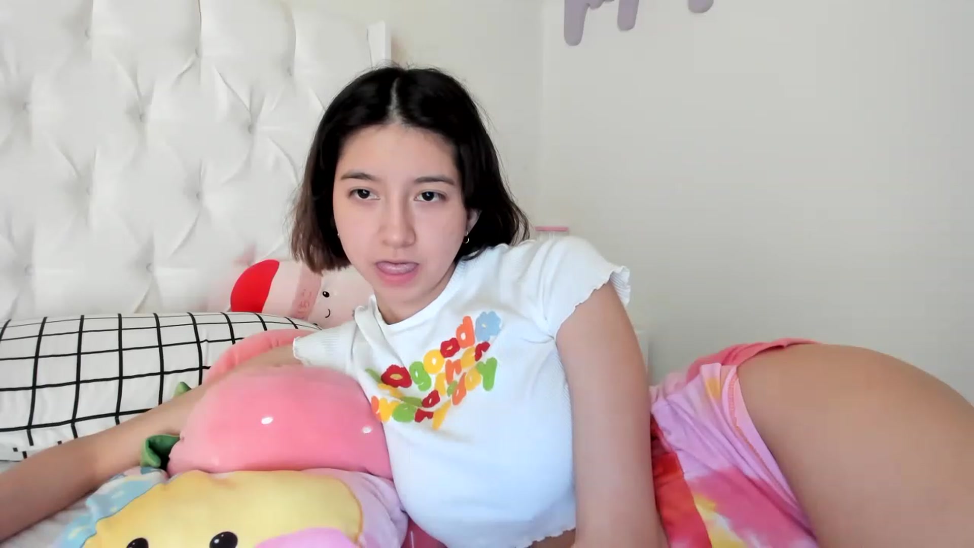 Gallery image thumbnail from Cherrycute666's myfreecams stream on, 05/11/2023, 22:42 image 15 of 20