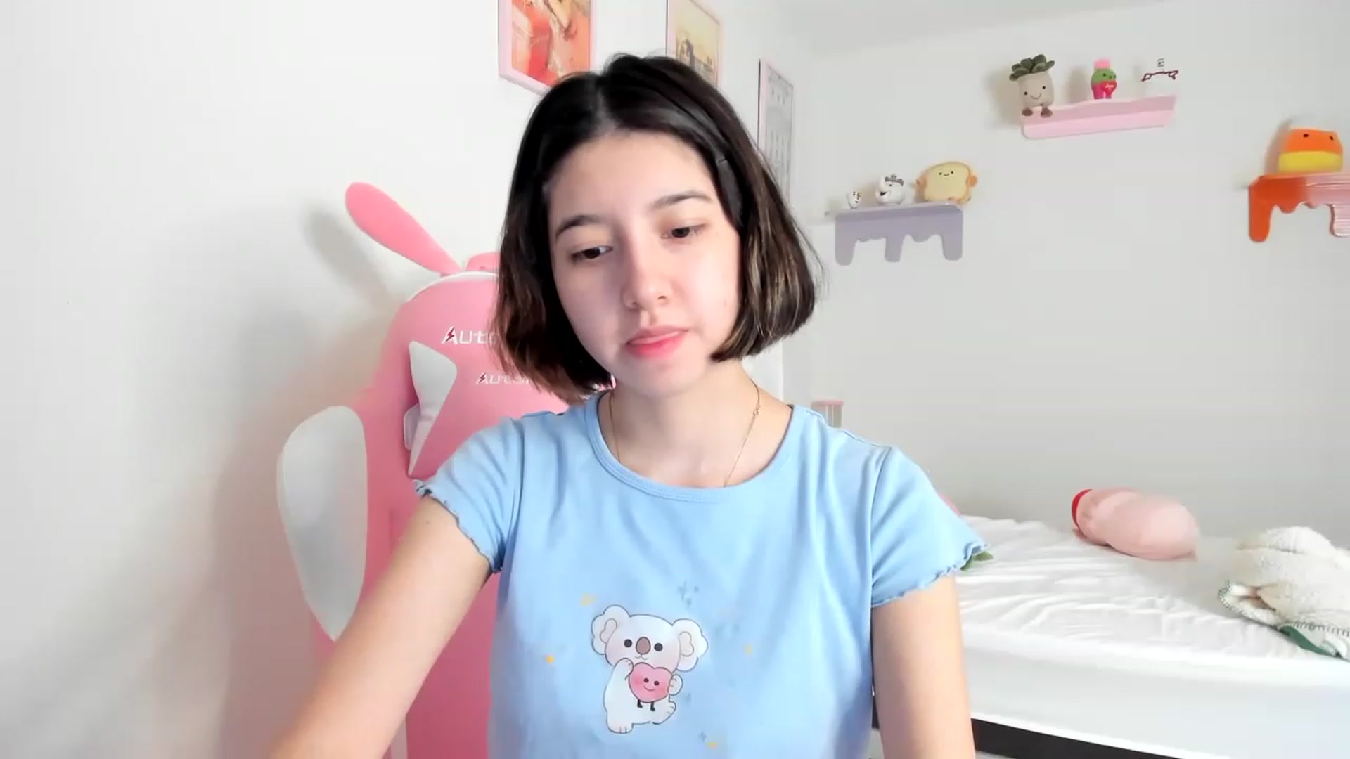 Gallery image thumbnail from Cherrycute666's myfreecams stream on, 05/12/2023, 18:34 image 7 of 20