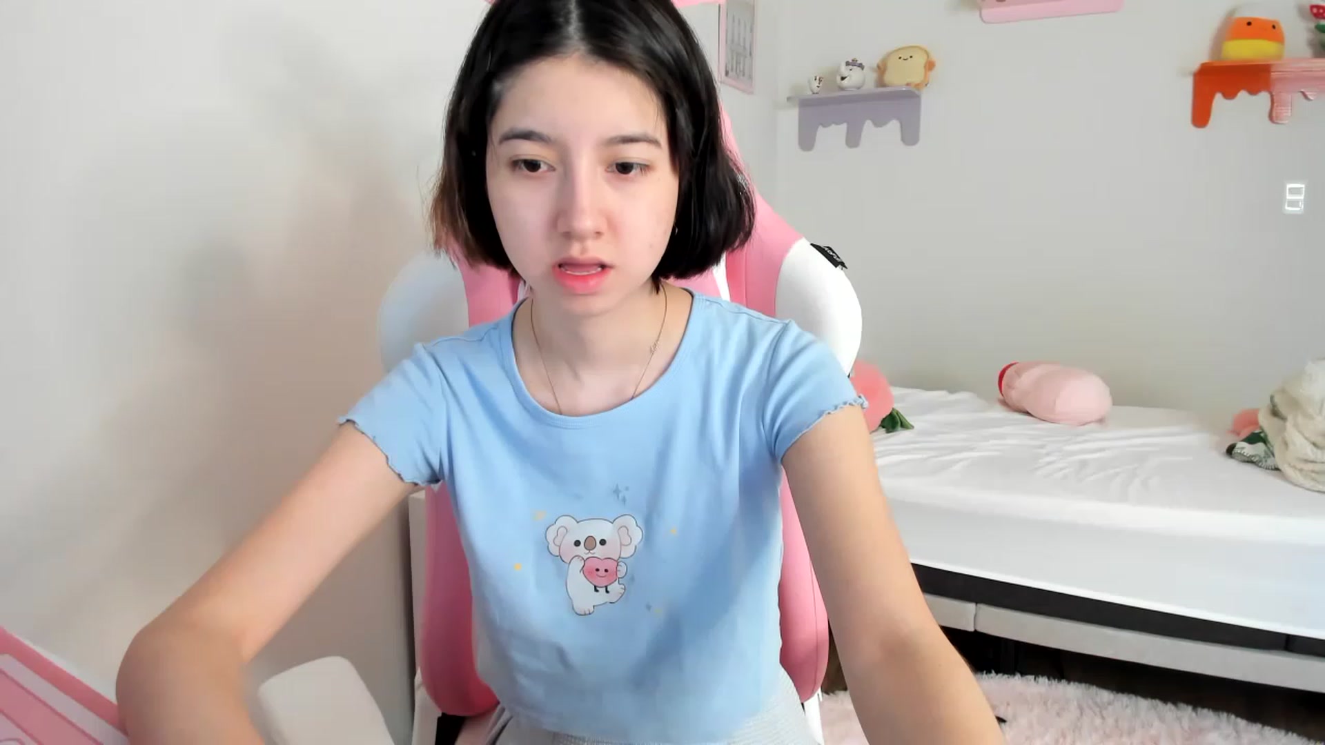 Gallery image thumbnail from Cherrycute666's myfreecams stream on, 05/12/2023, 18:34 image 11 of 20