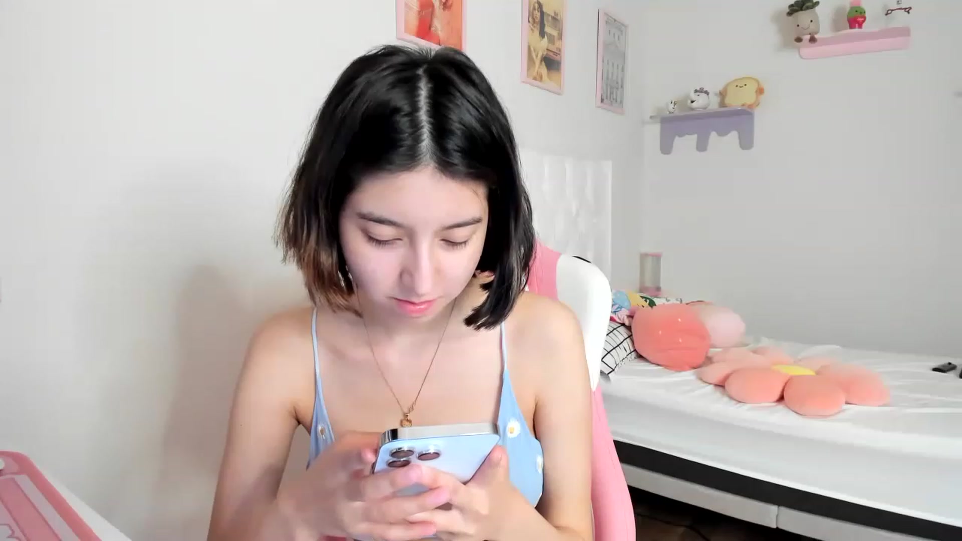 Gallery image thumbnail from Cherrycute666's myfreecams stream on, 05/12/2023, 20:59 image 19 of 20